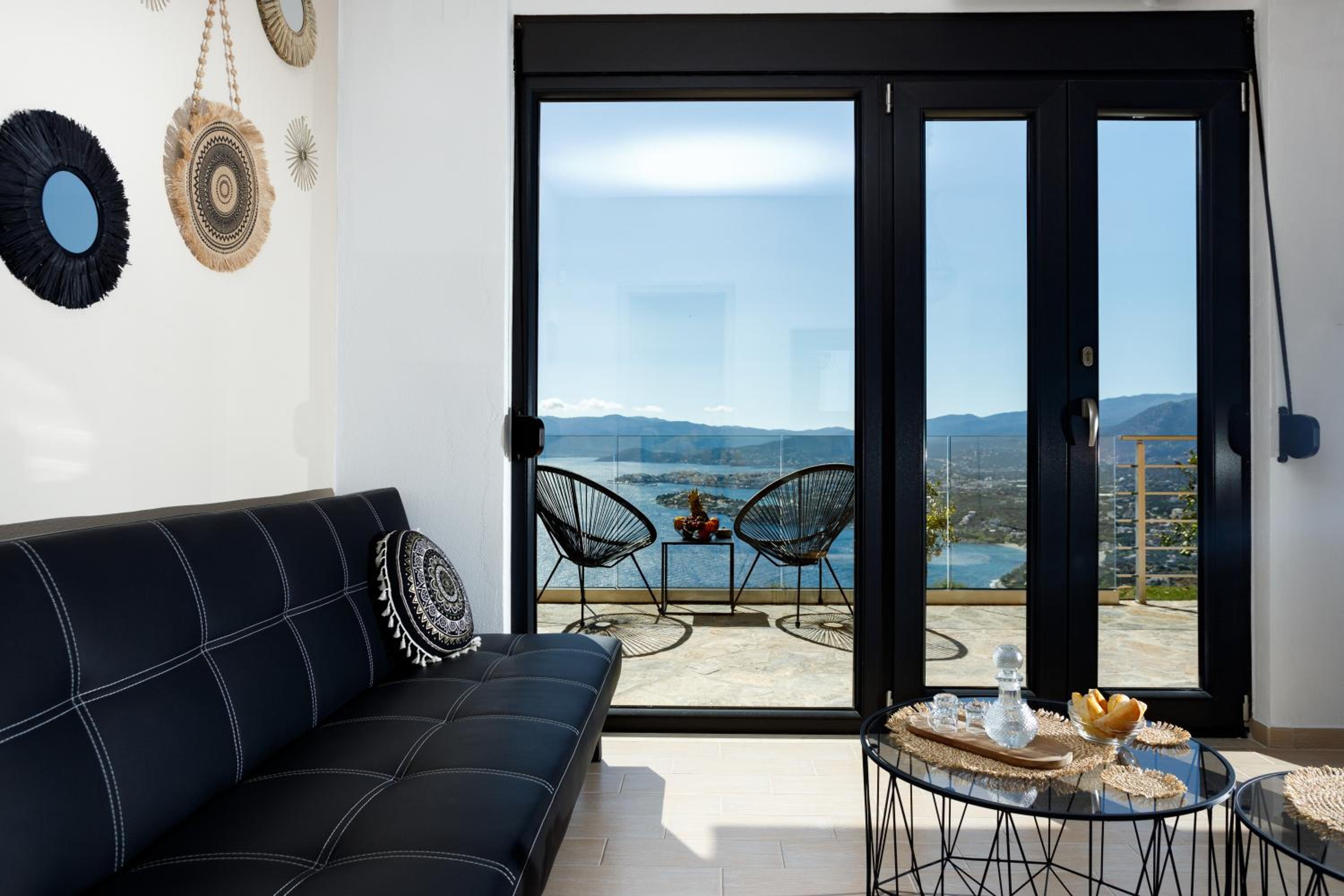 One-Bedroom House photo 2