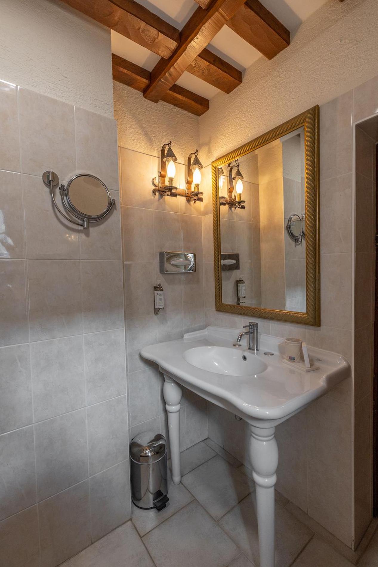 Superior Double Room - Photo 6