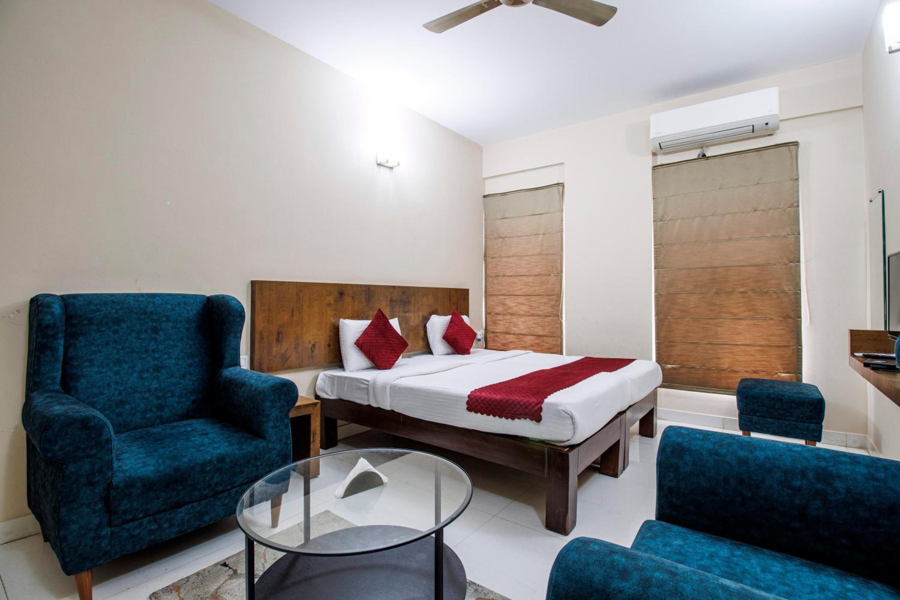 Deluxe Family Room