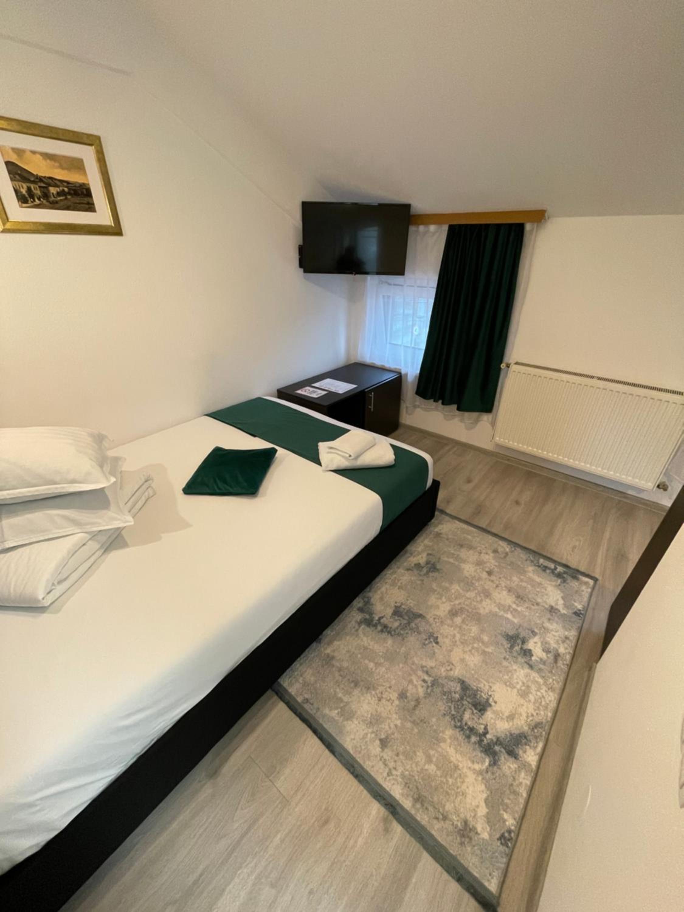 Large Single Room photo 1