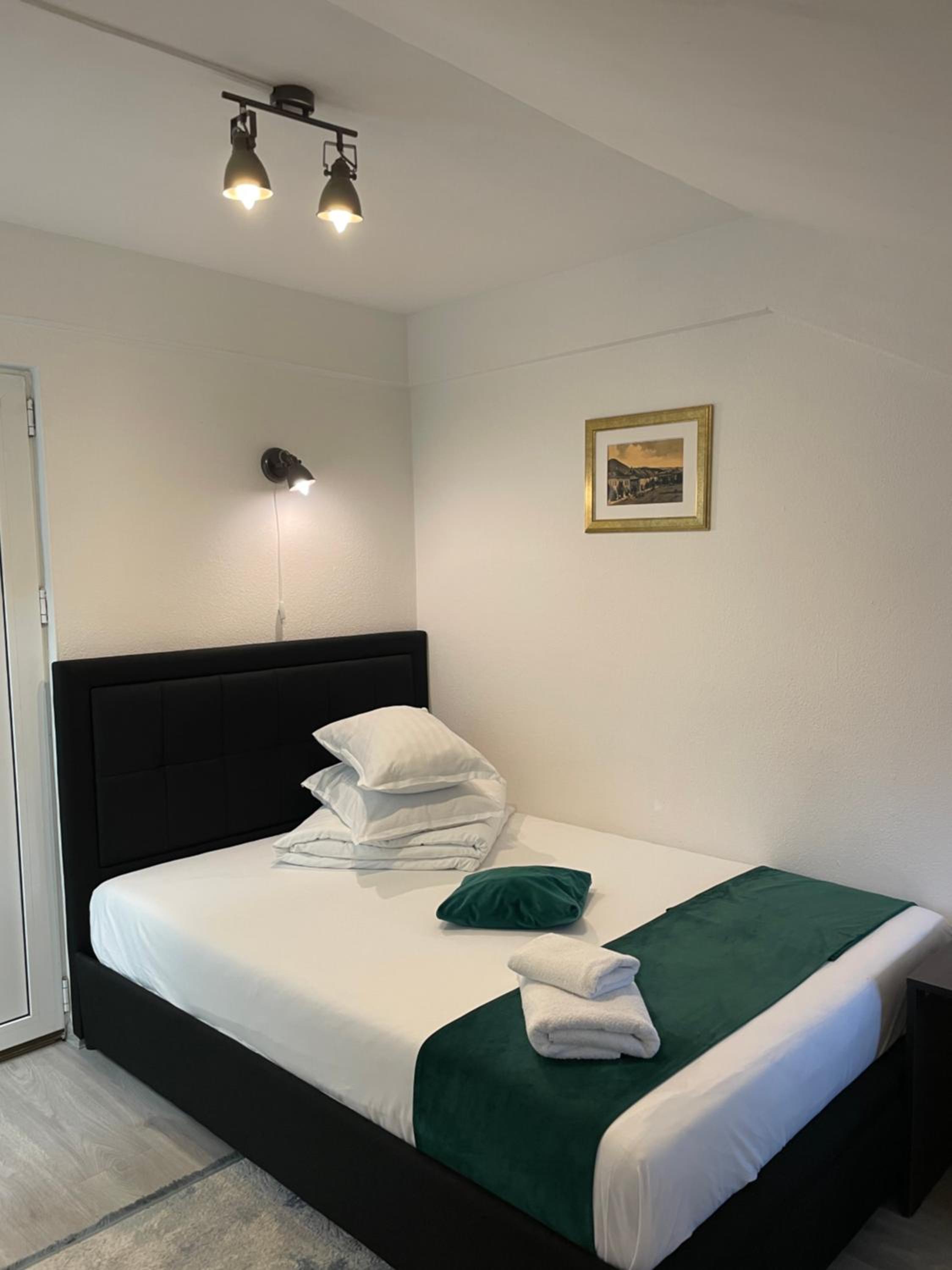 Large Single Room photo 2