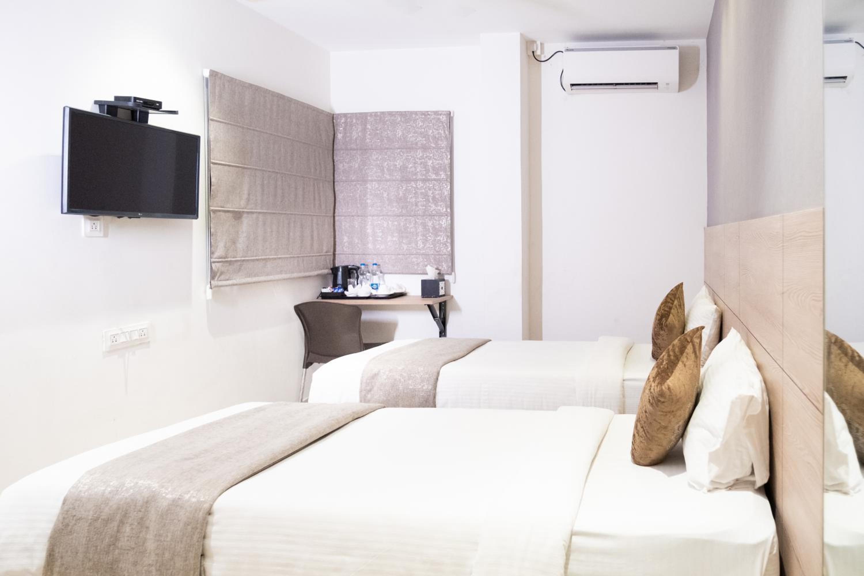 Executive Room - Photo 5