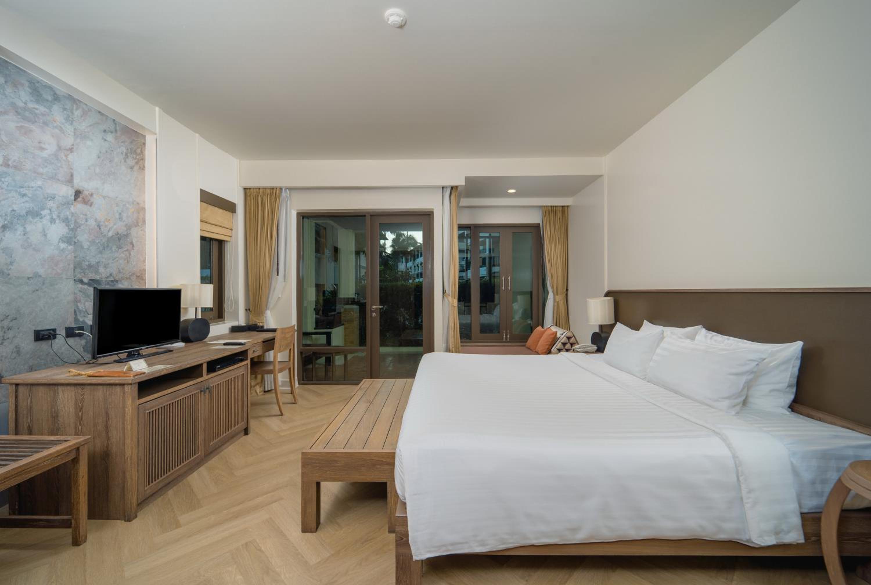 Deluxe Elegance Double or Twin room - Photo 5