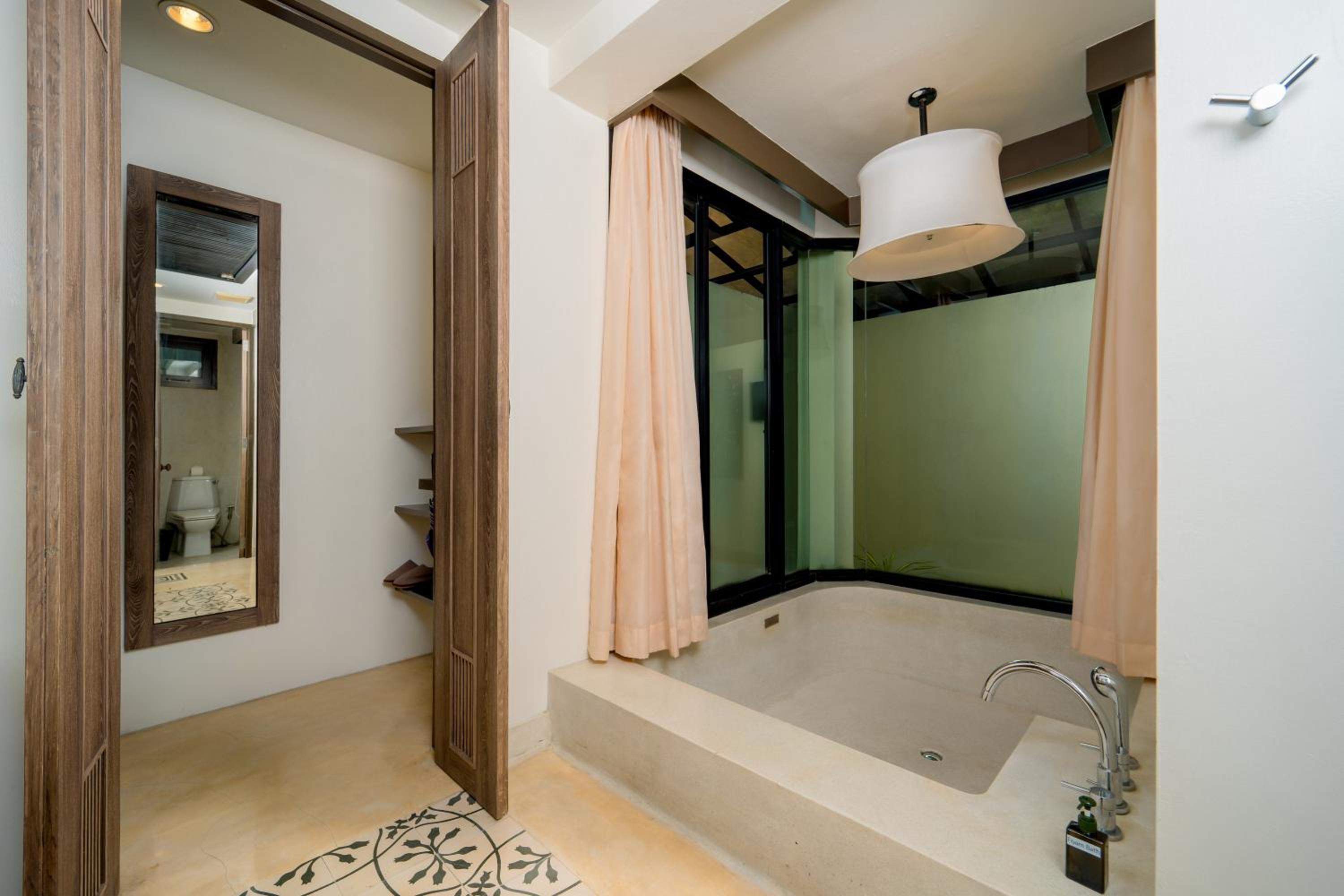 Deluxe Elegance Double or Twin room - Photo 8