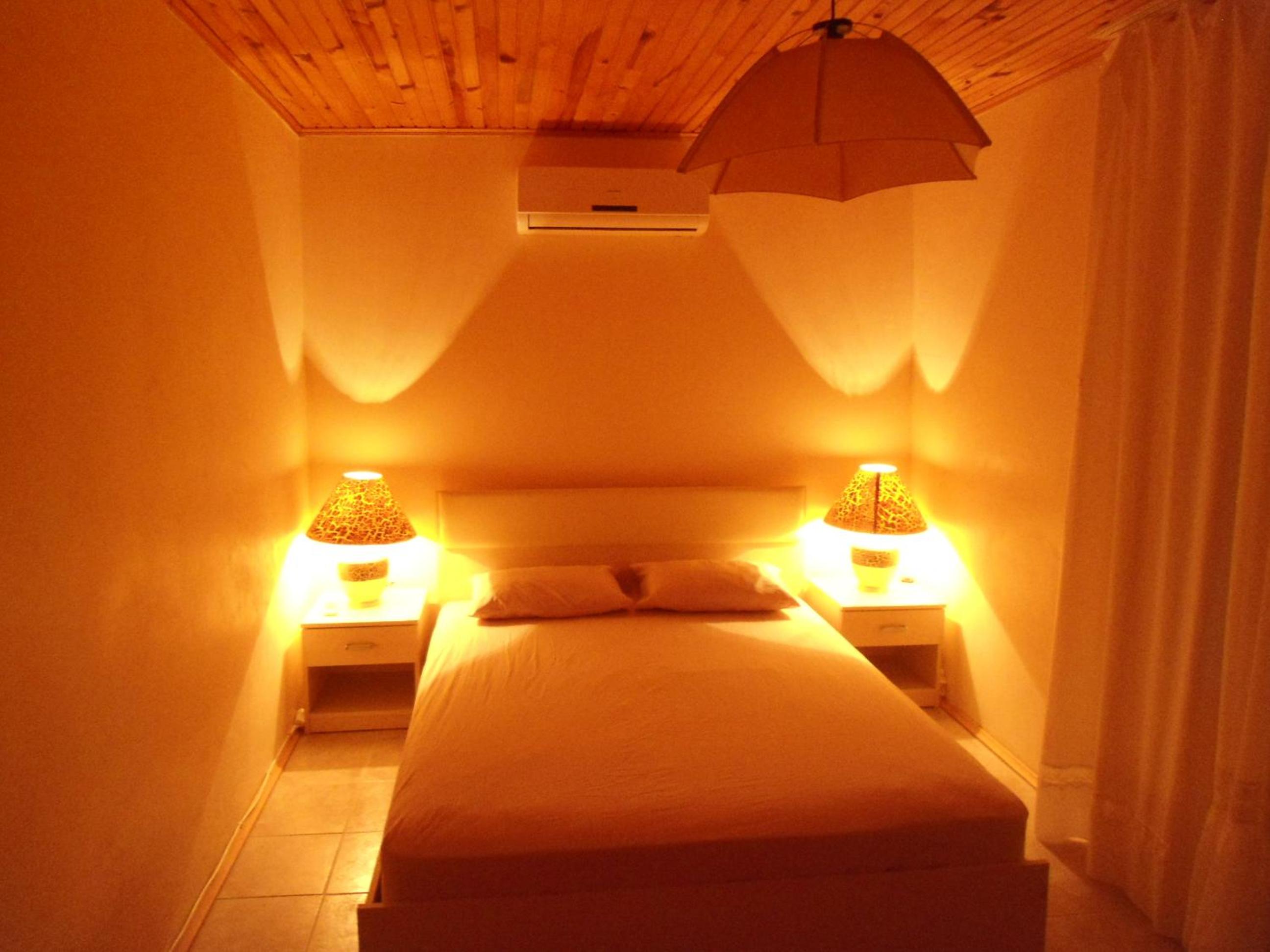 Standard Double Room with Shared Bathroom photo 1