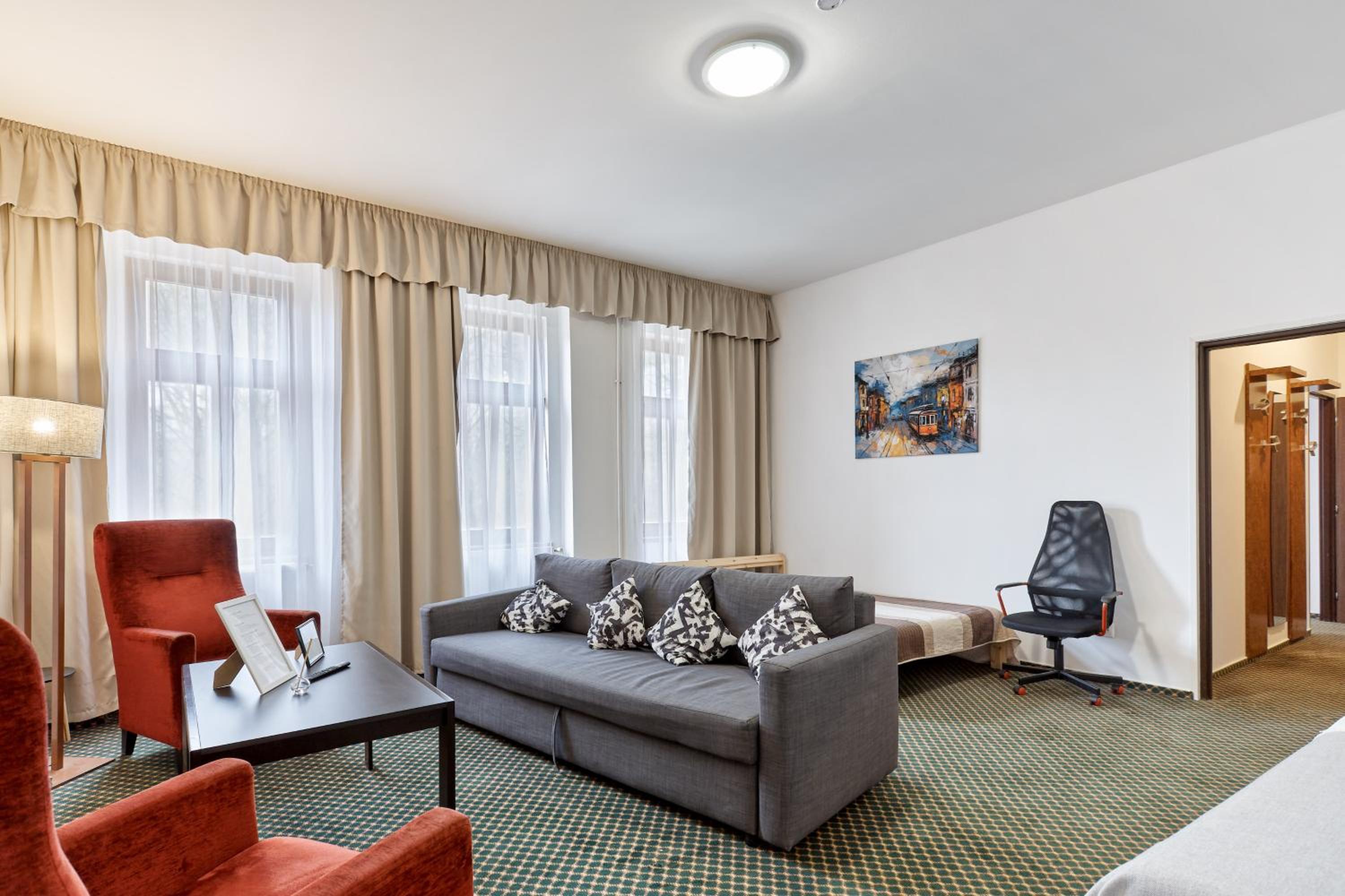 Three-Bedroom Apartment photo 1