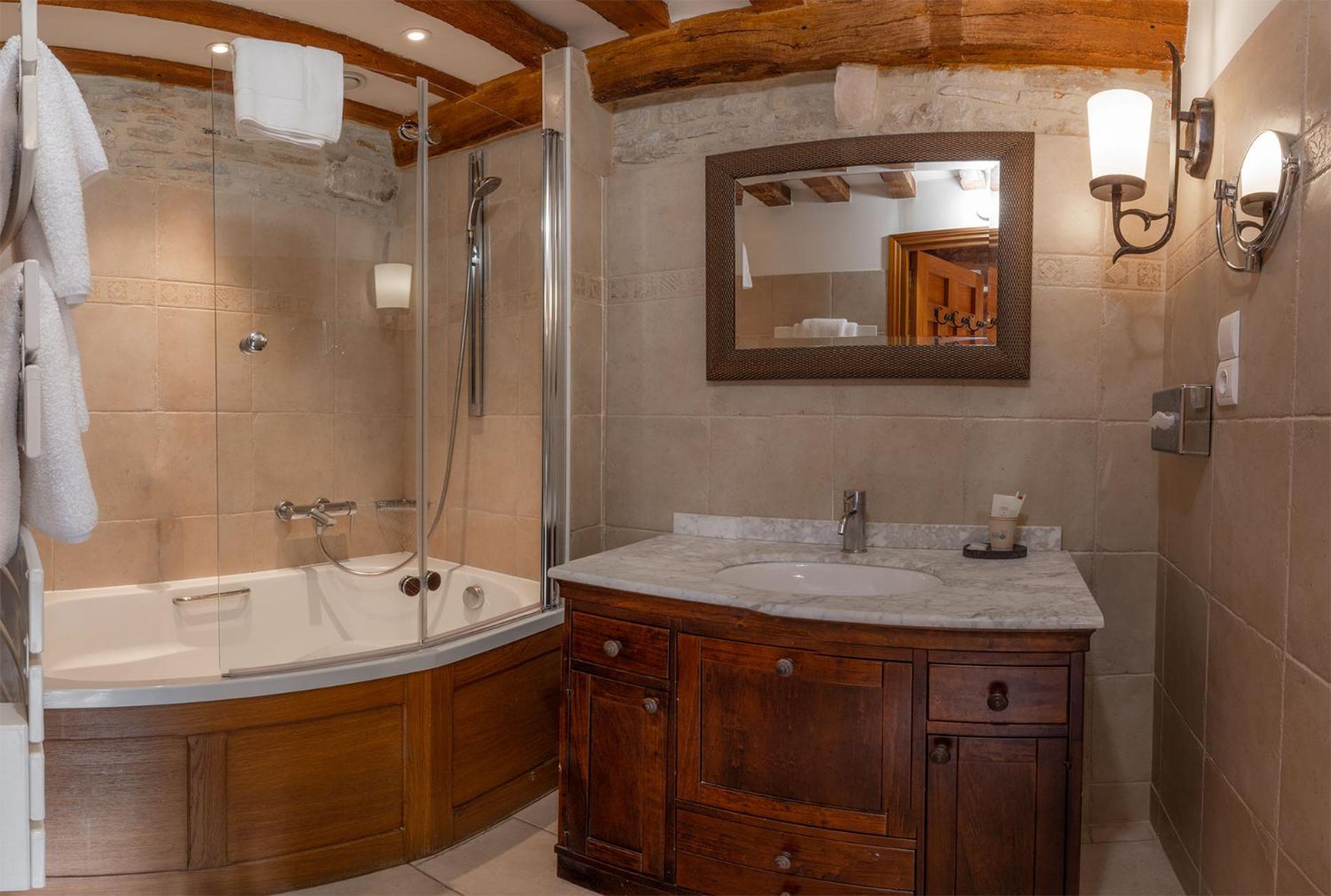Superior Triple Room - Photo 11