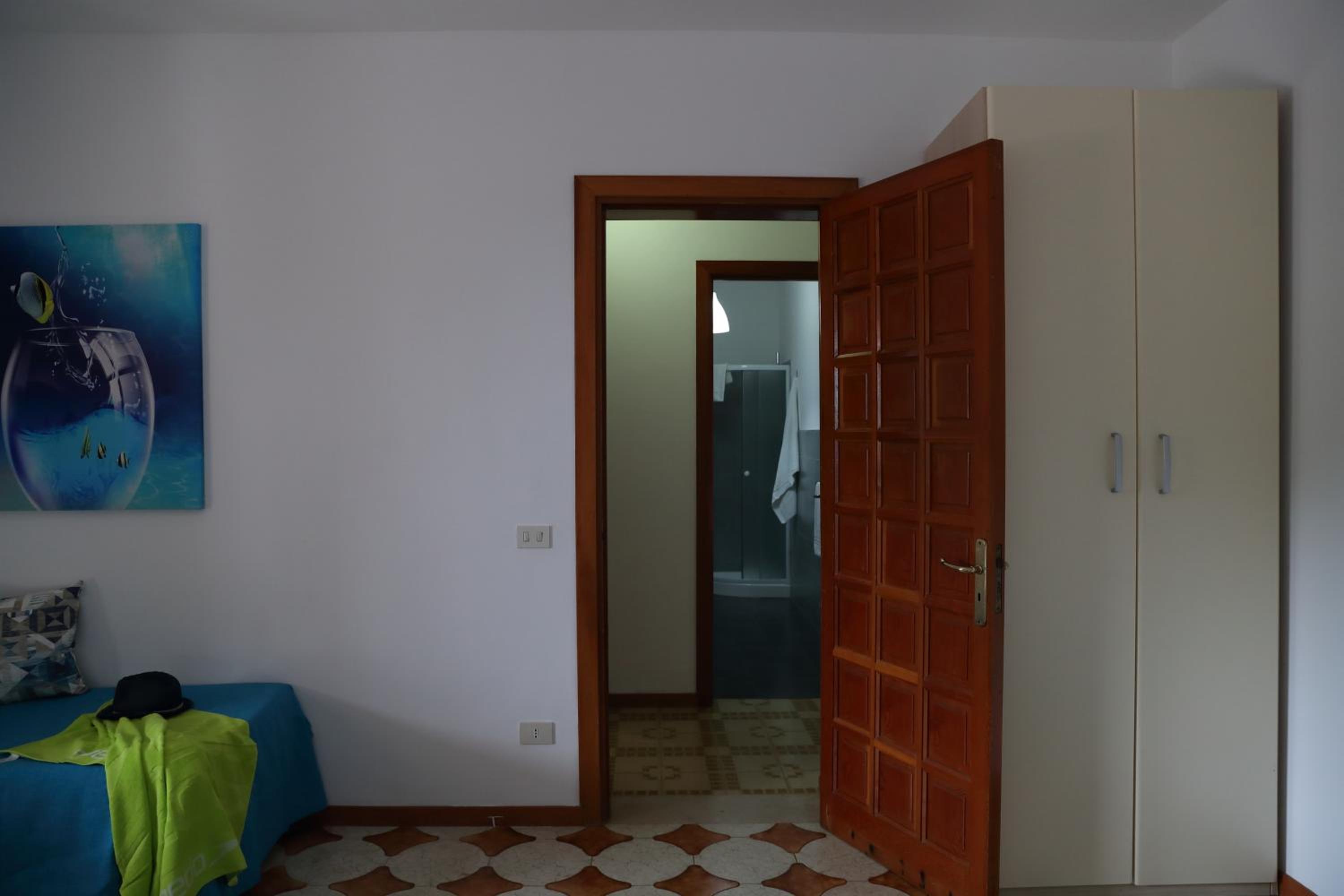 One-Bedroom Apartment photo 3