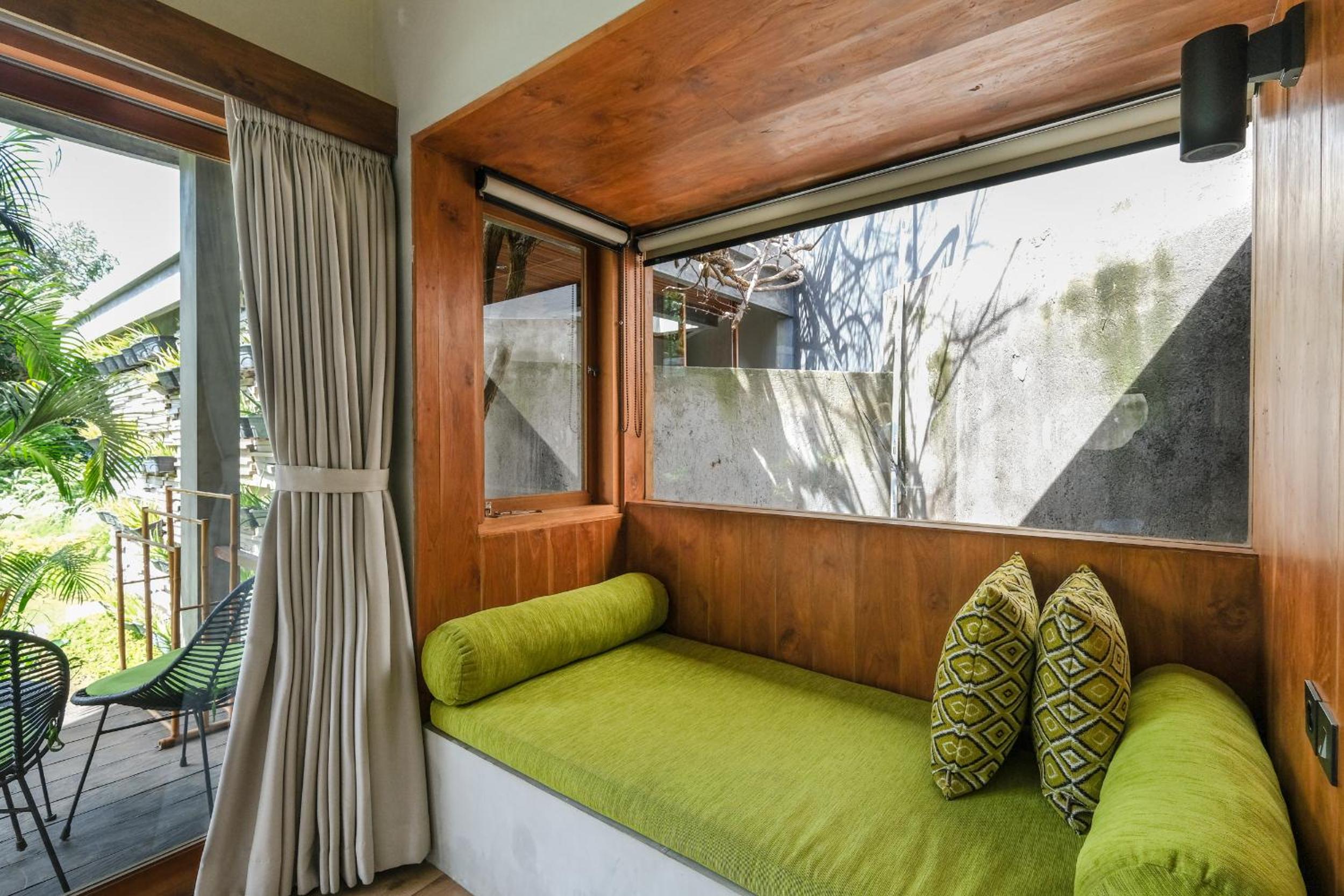 Double Room with Pool View photo 3