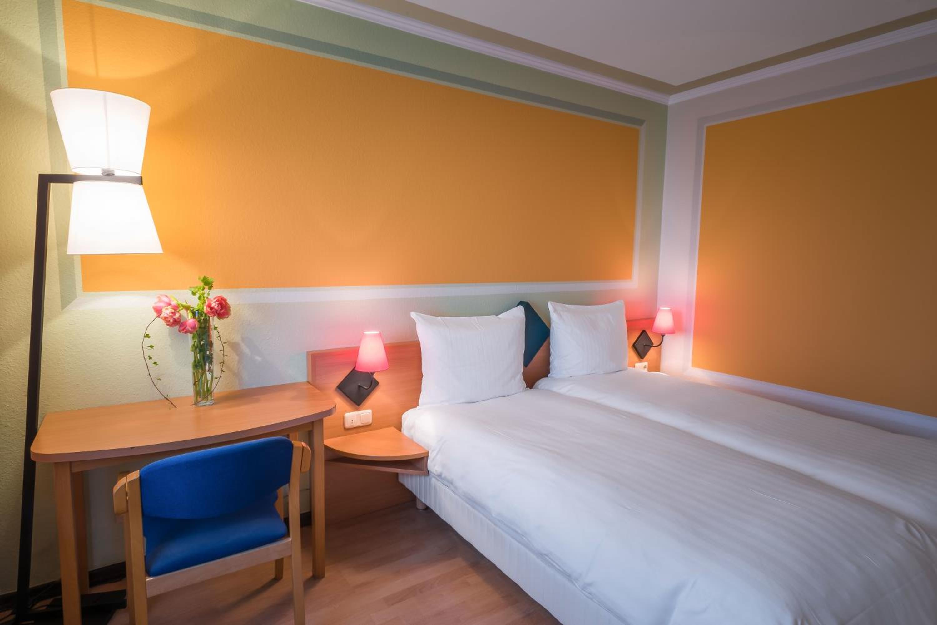 Standard Double Room - Photo 7