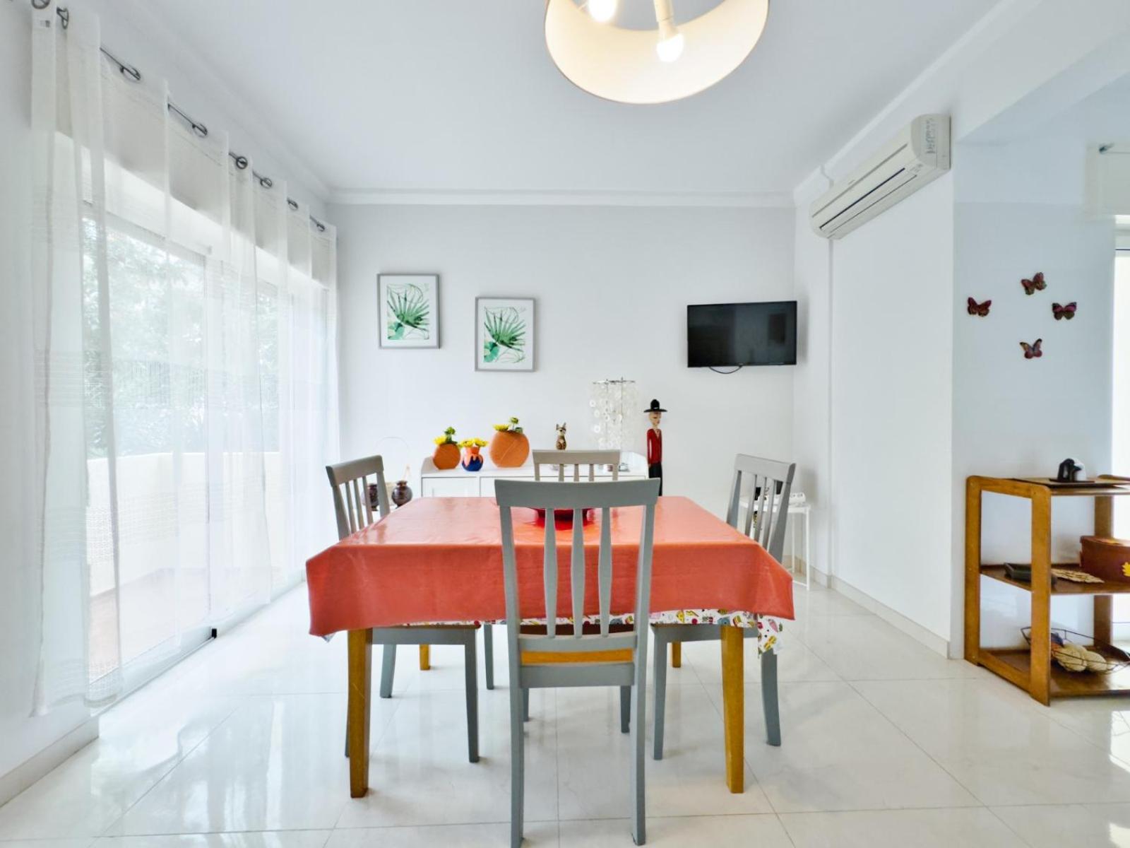 Premium One-Bedroom Apartment - Photo 3