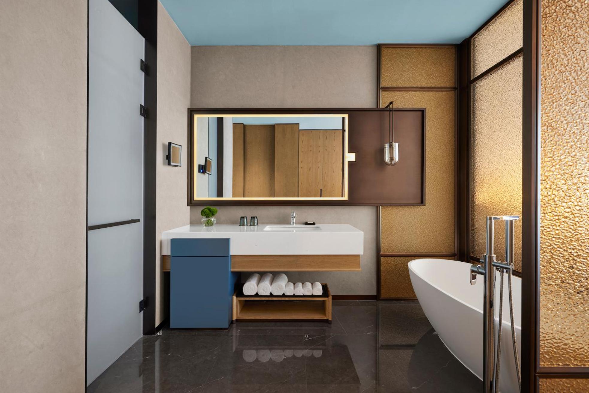 Executive Twin Room with Club Lounge Access