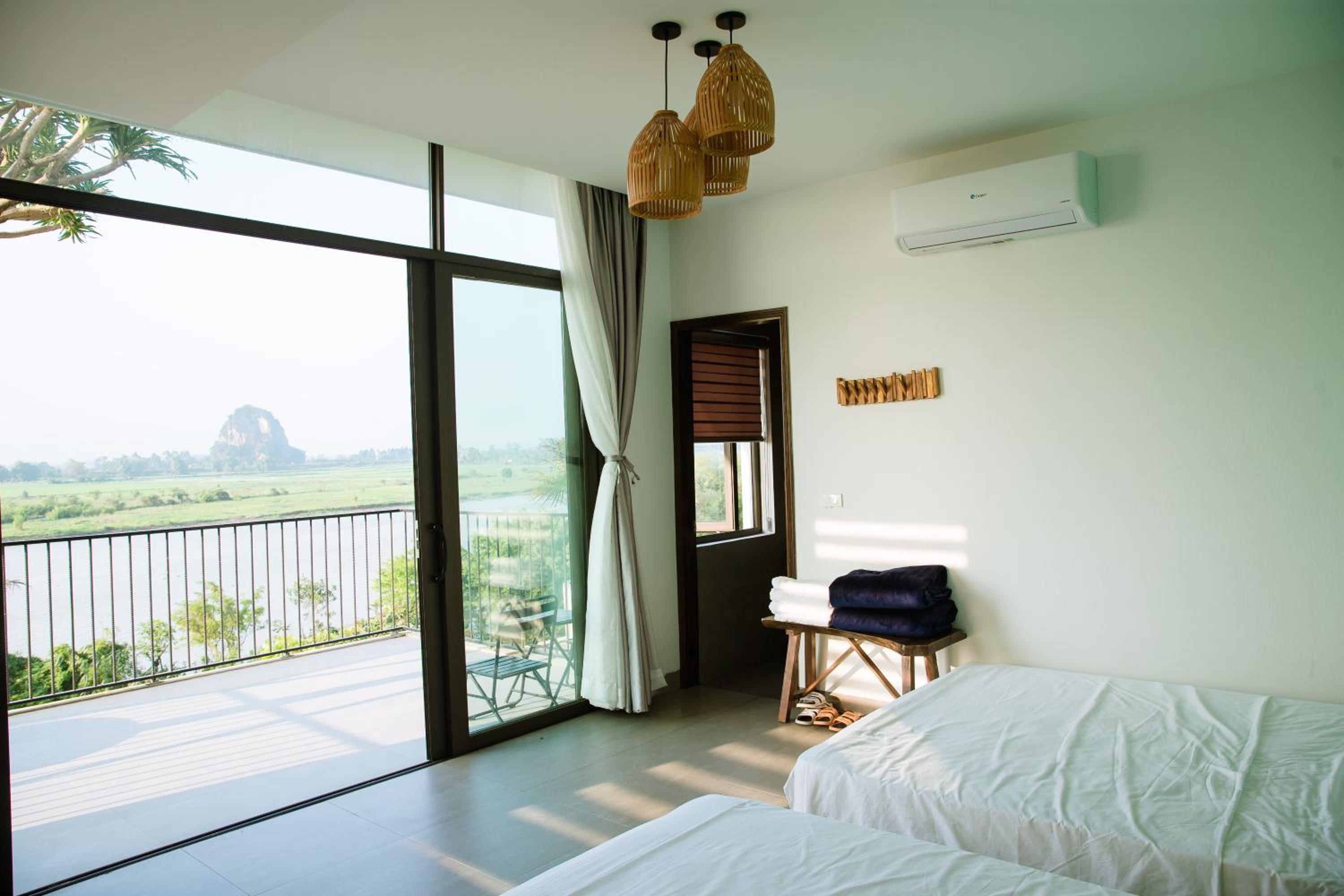 Quadruple Room With Lake View photo 3