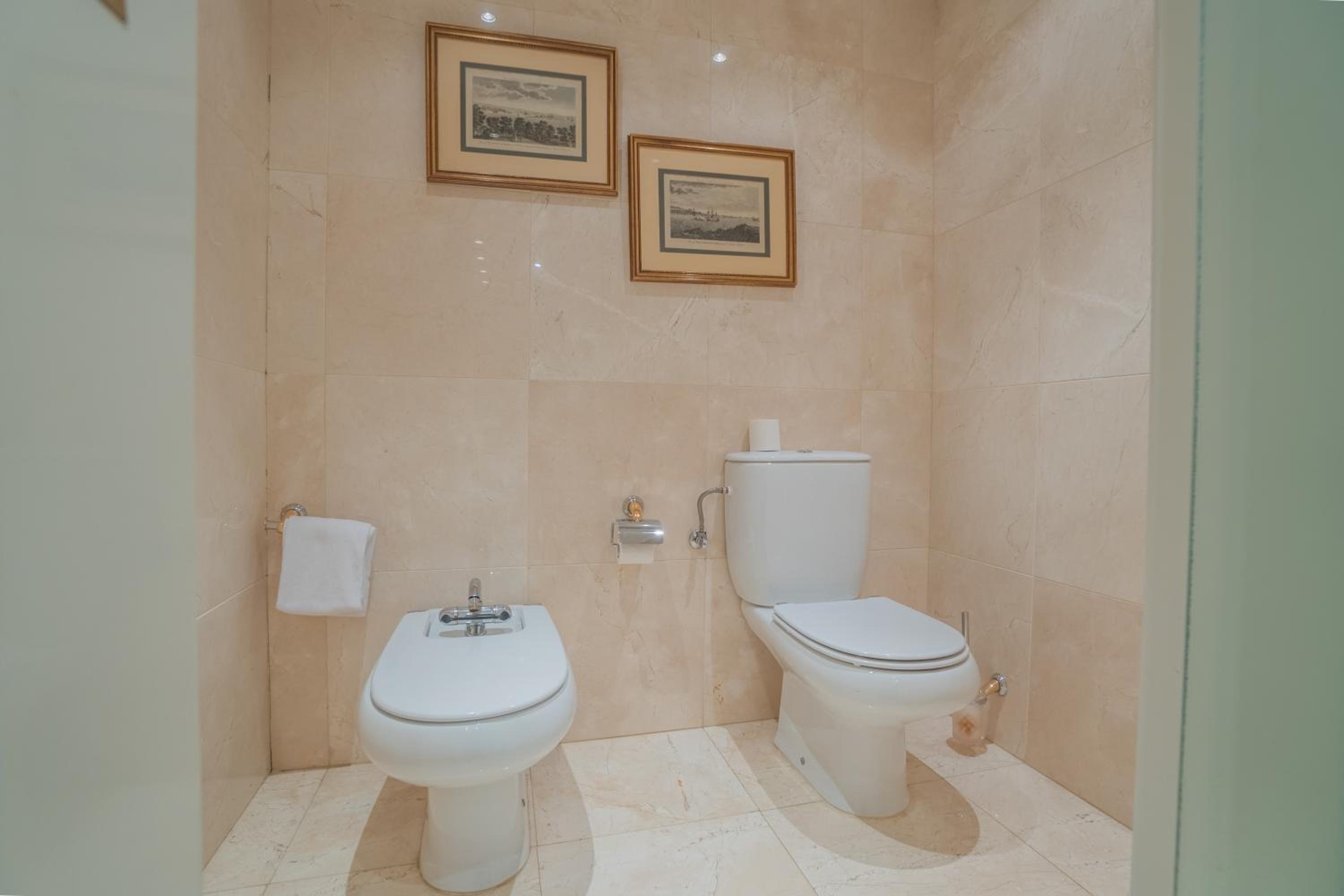 Suite with Terrace - Photo 13