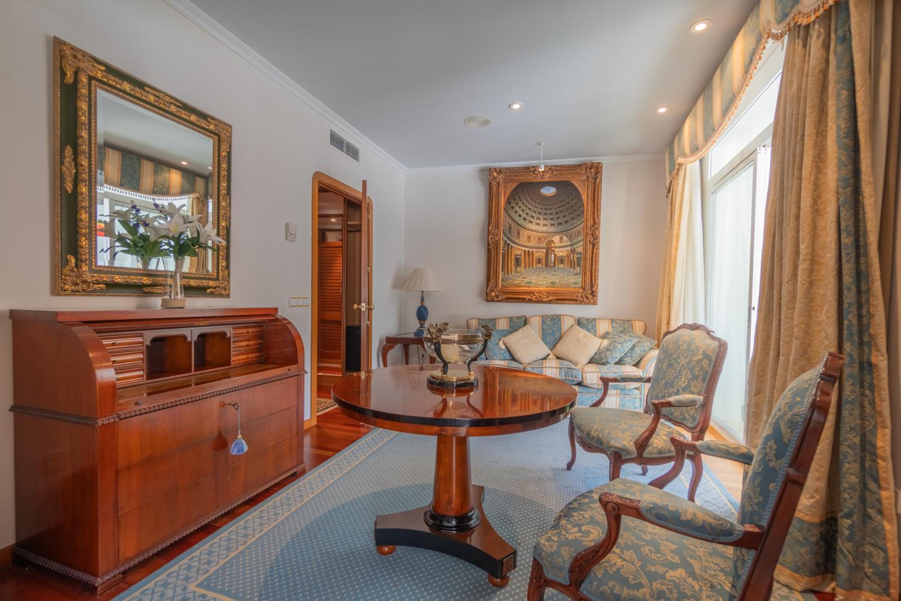 Suite with Terrace - Photo 10