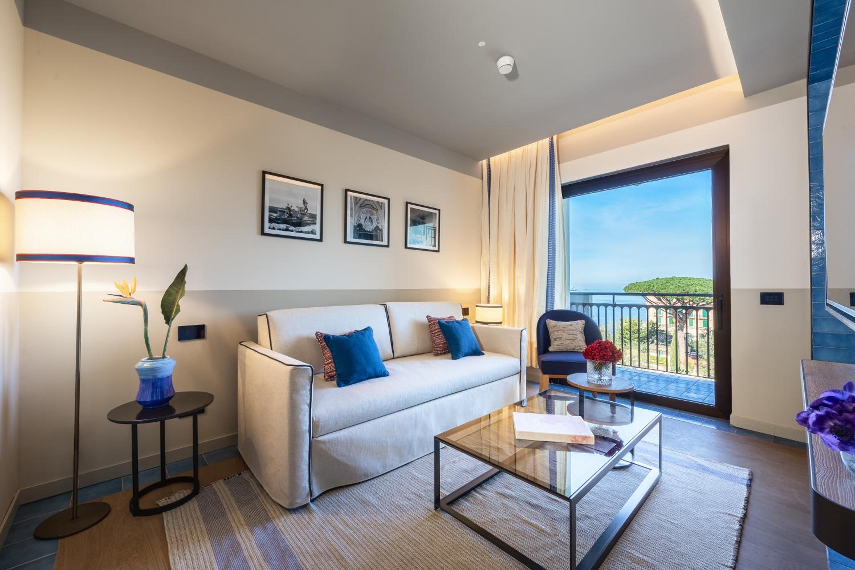 King Suite with Sea View thumbnail 5