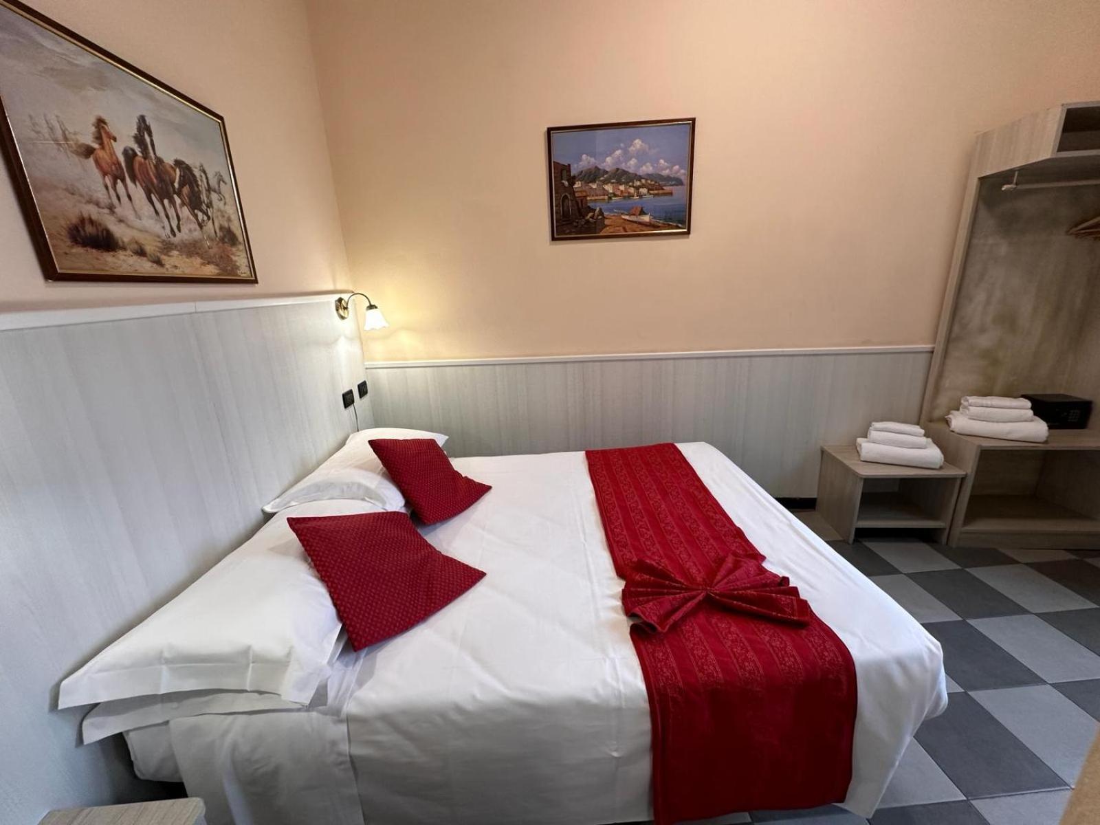 Economy Double Room photo 1