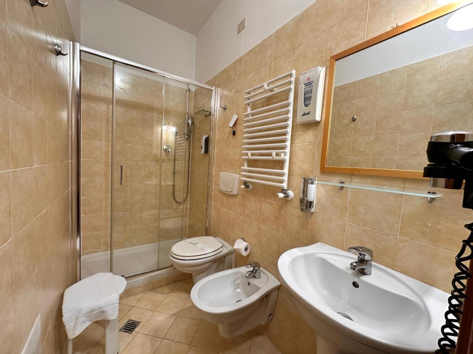 Economy Double Room photo 3