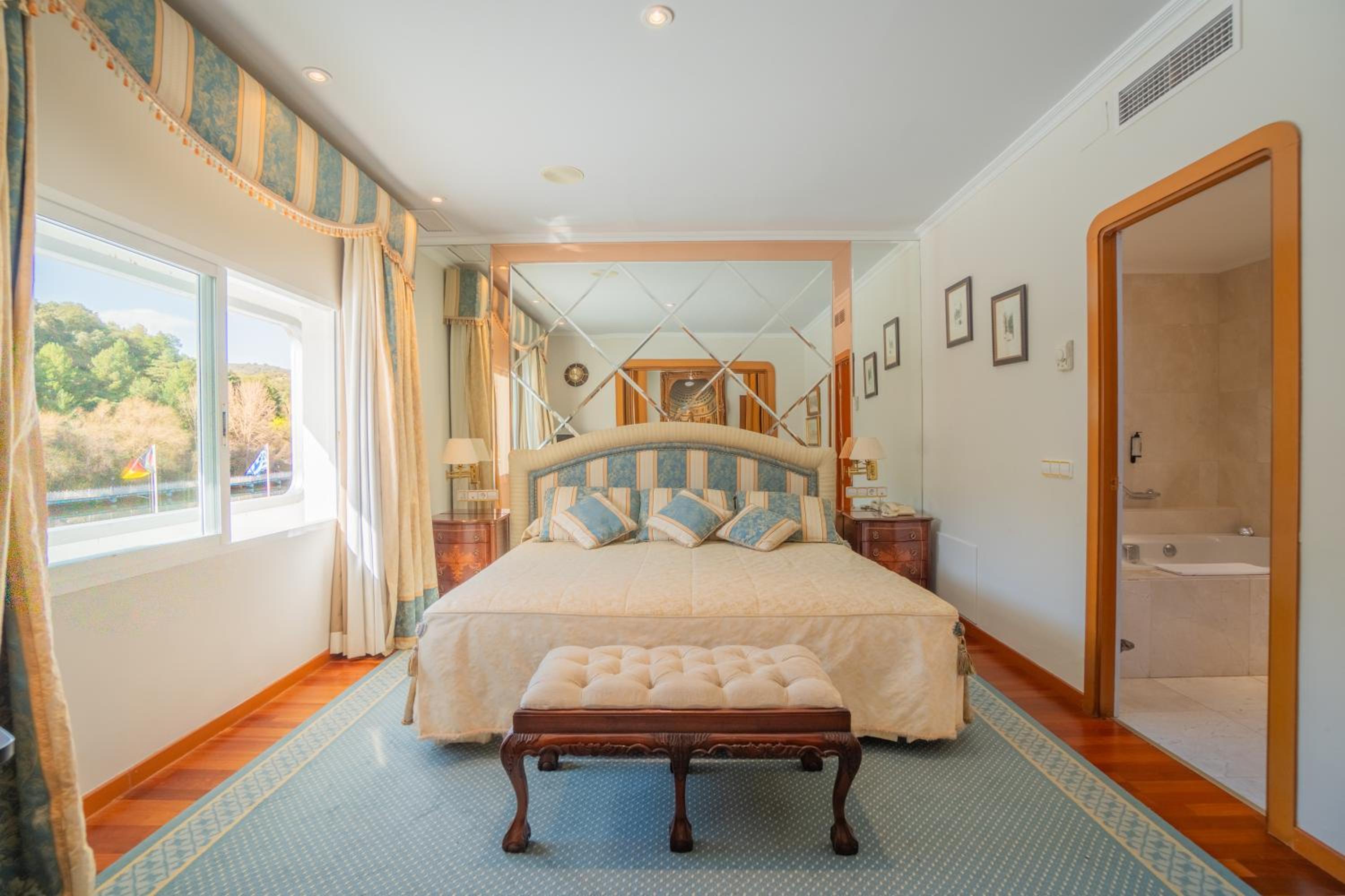 Suite with Terrace - Photo 1