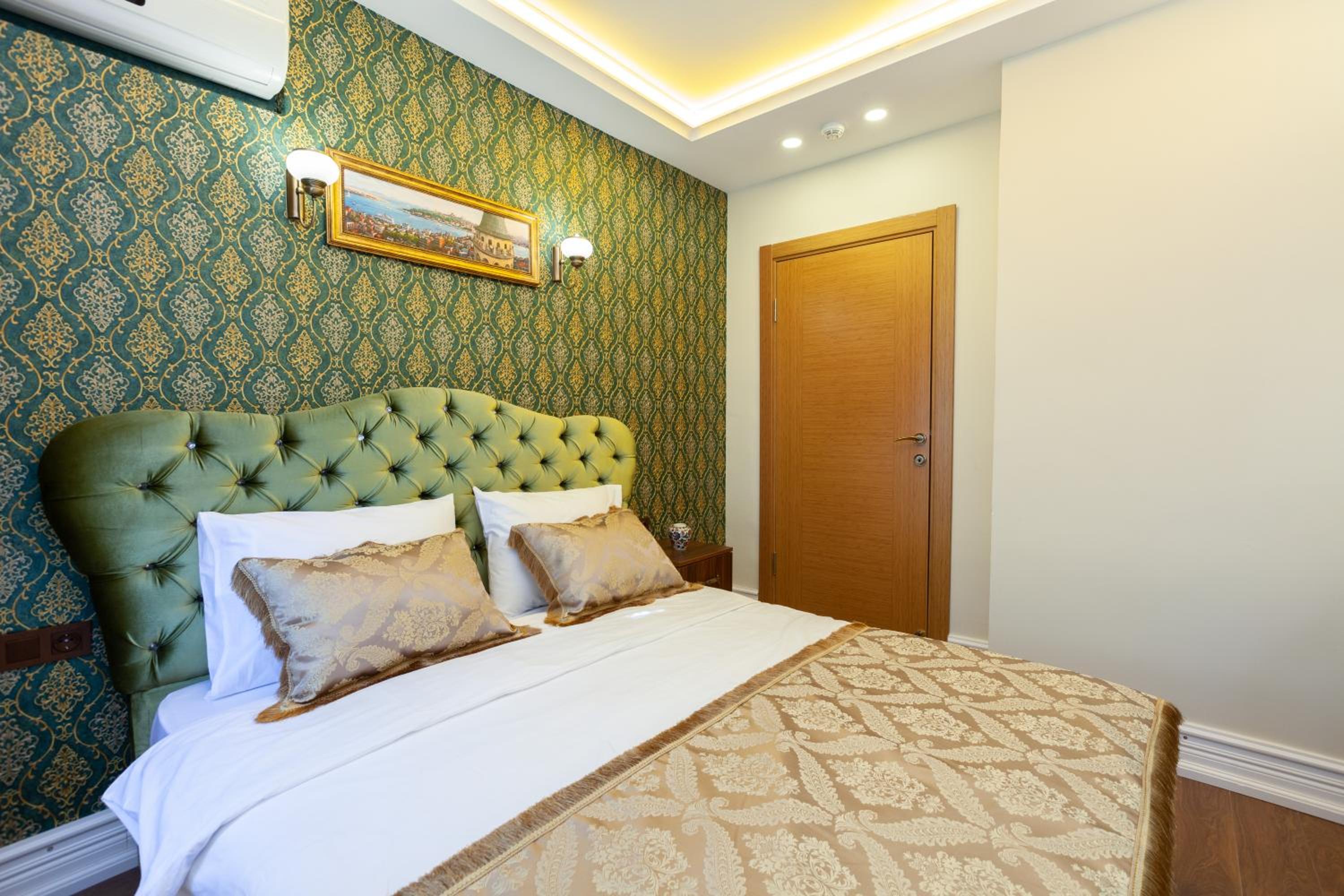 One-Bedroom Suite photo 2