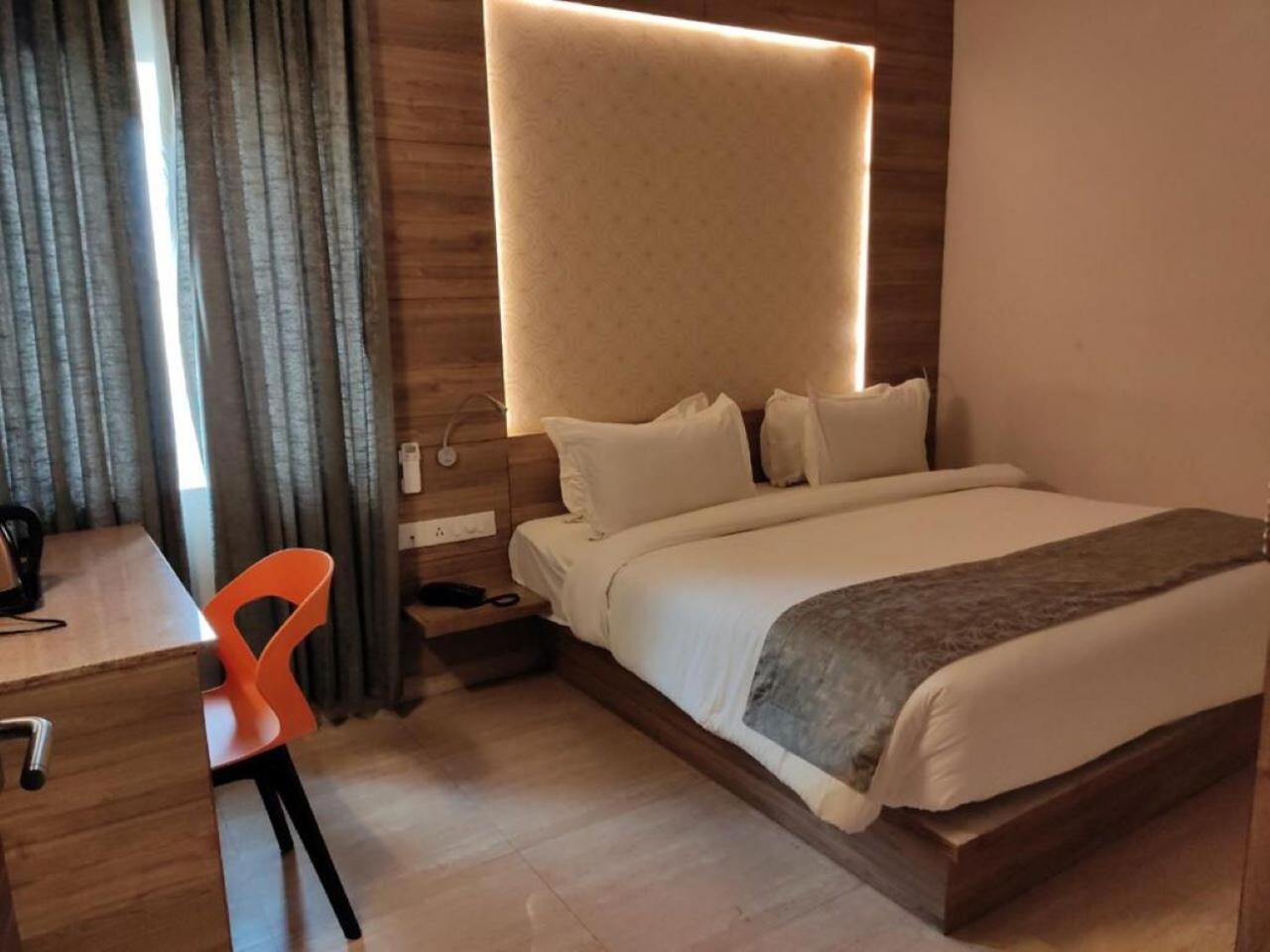 Deluxe Double Room photo 2