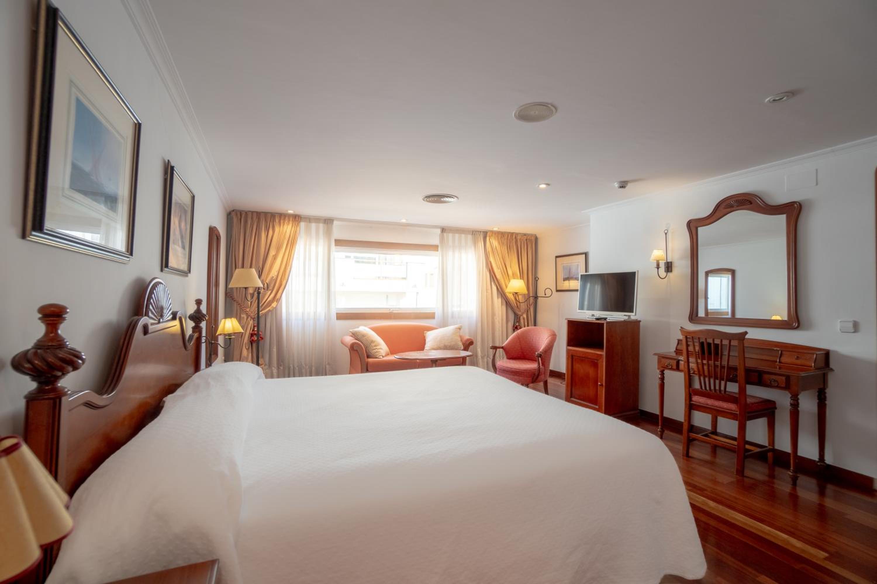 Suite - Photo 8