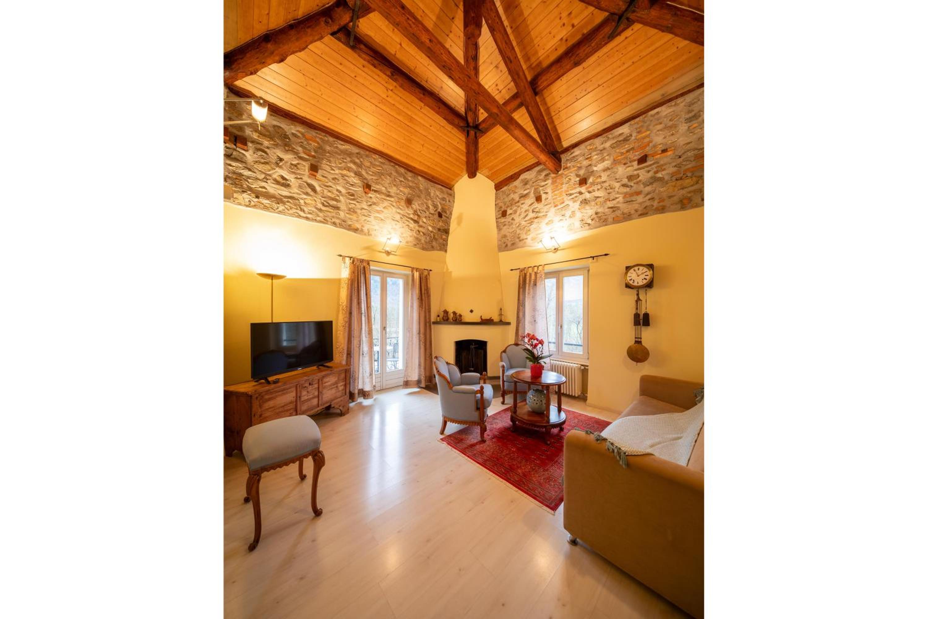 Deluxe Suite with Spa Bath