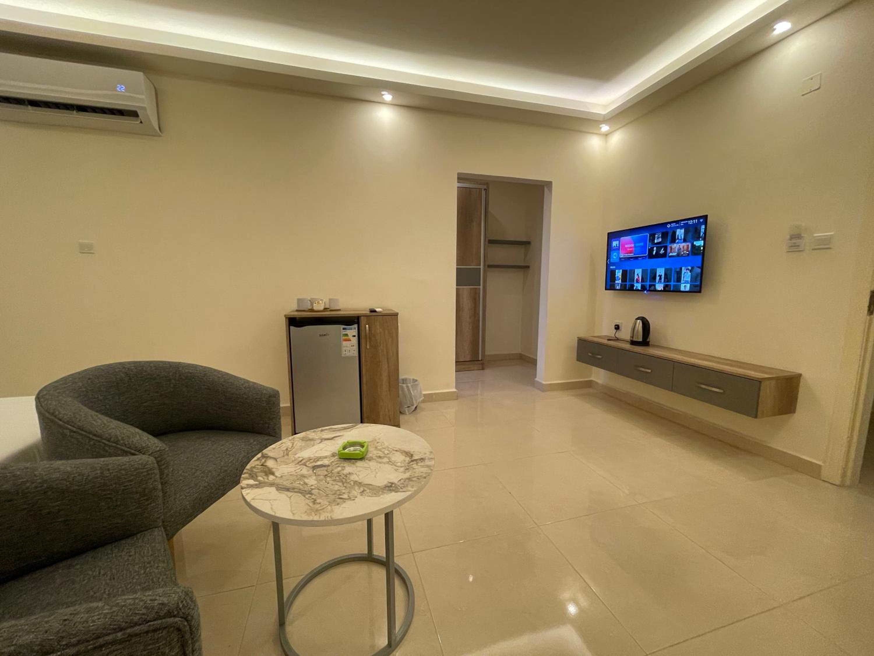 Deluxe Suite - Photo 3