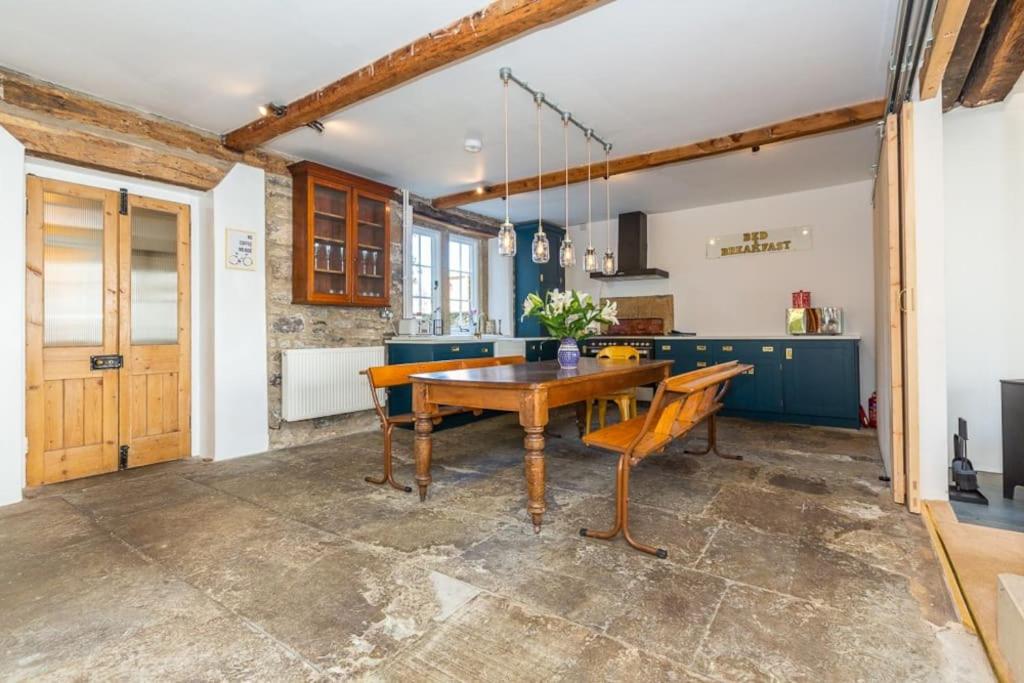 Four-Bedroom House photo 2
