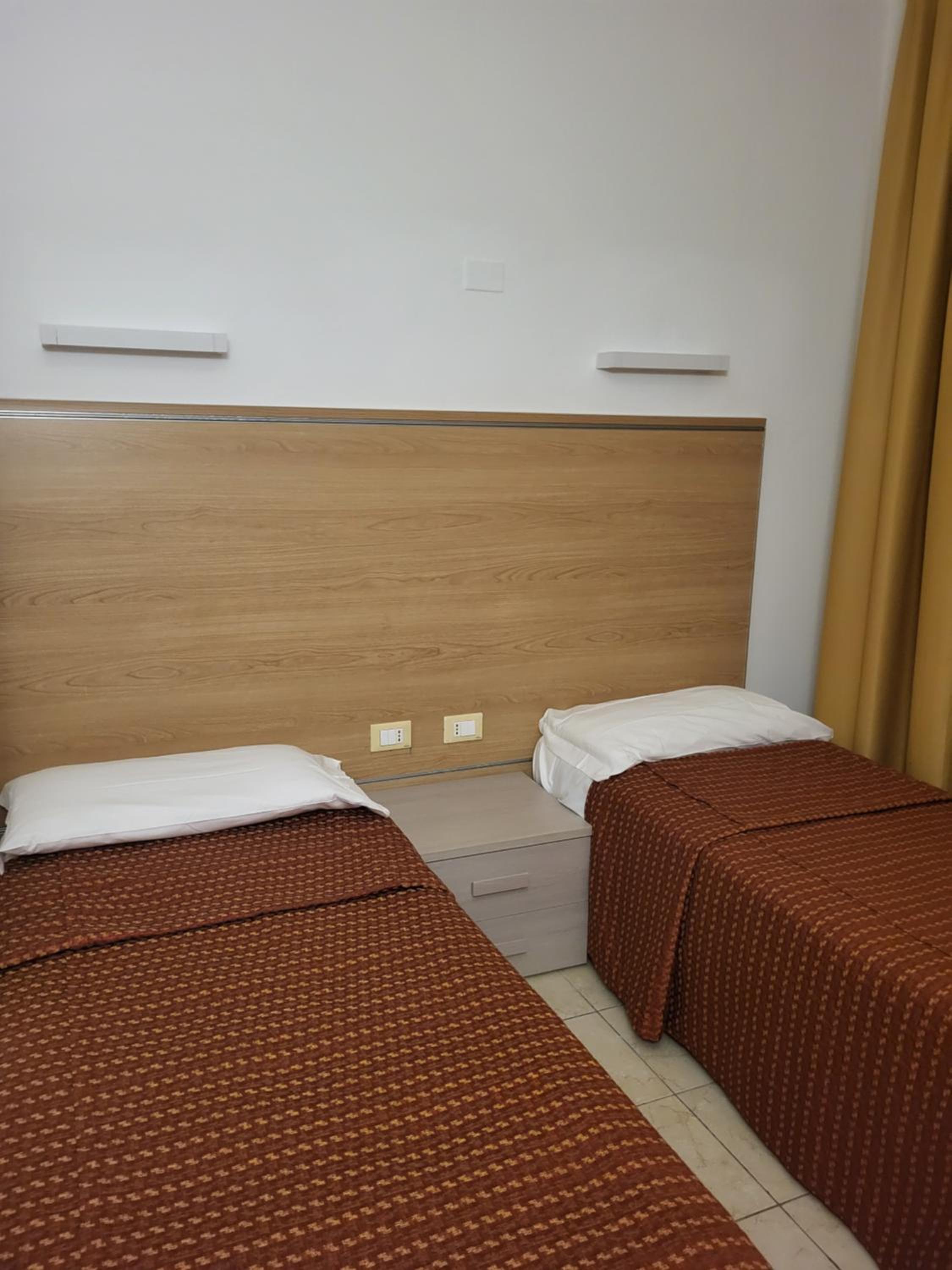 Economy Family Room - Separate Building - Photo 2