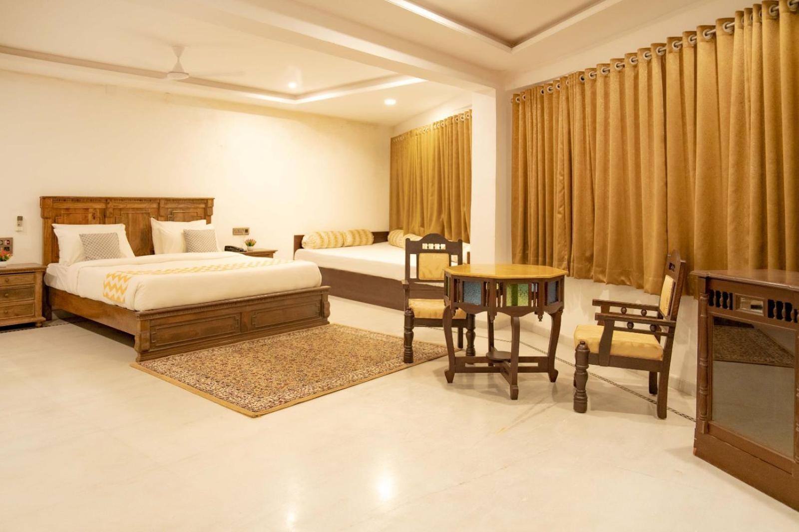 Luxury Lake View Suite - Photo 8
