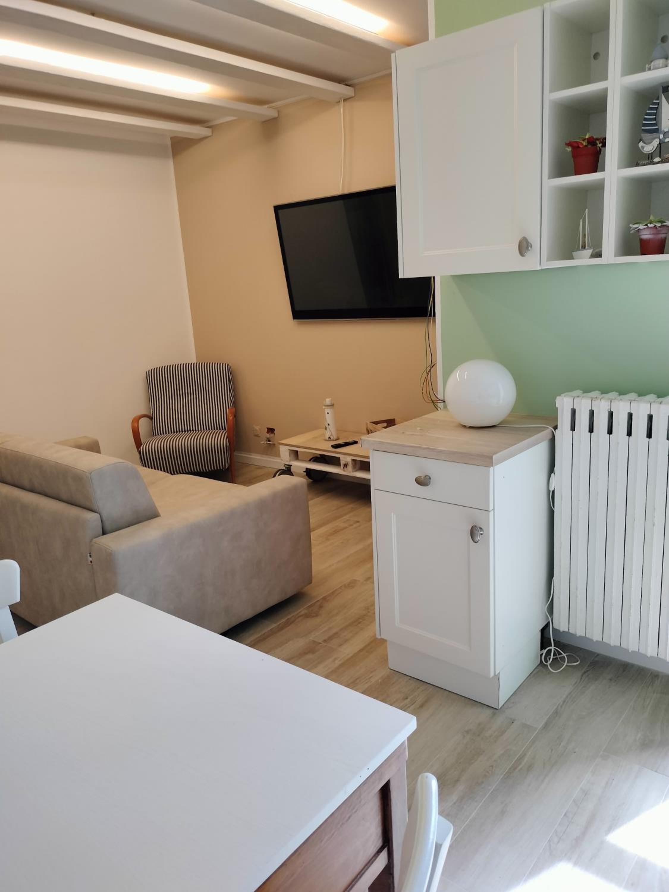 One-Bedroom Apartment photo 3