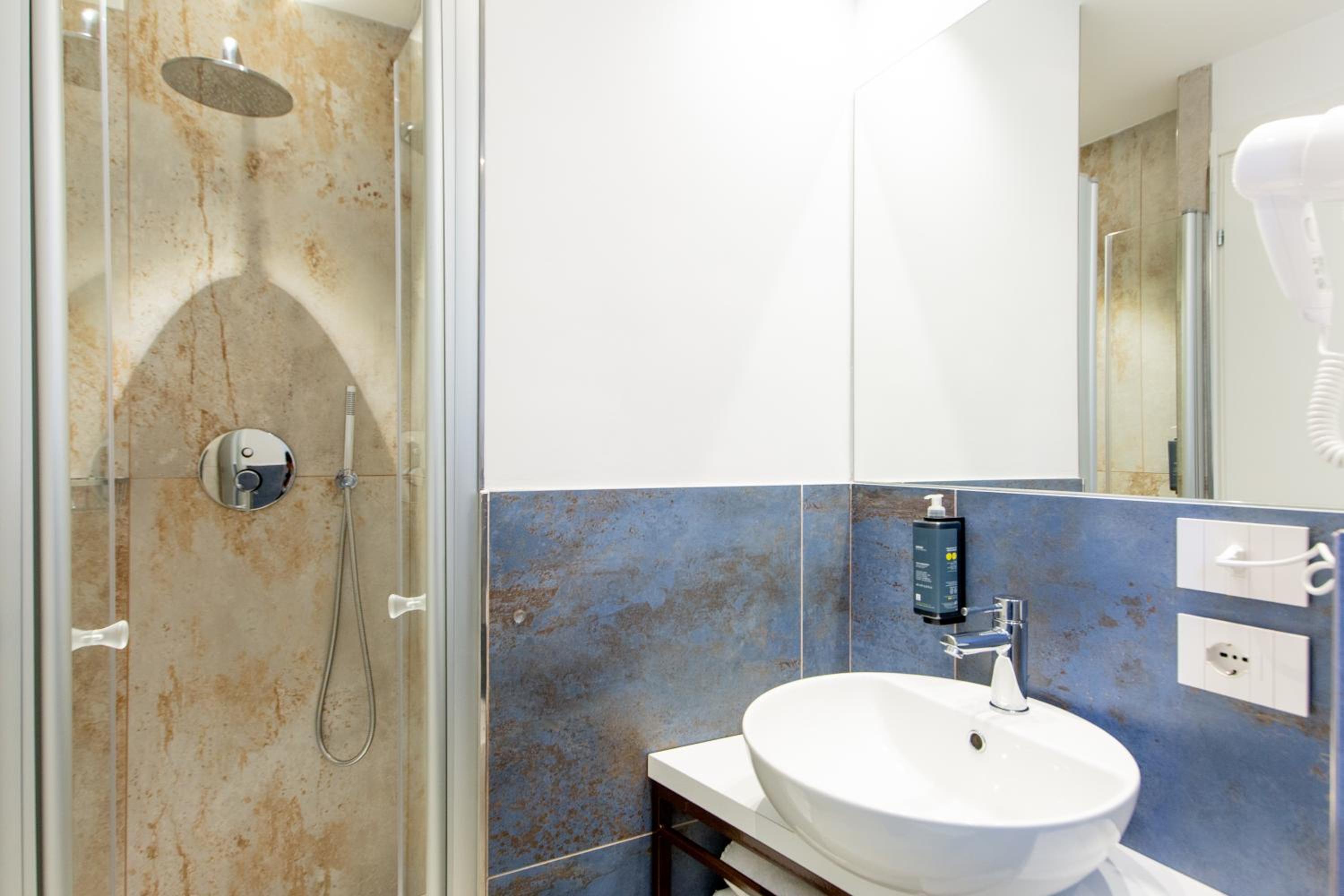 Superior Double or Twin Room photo 2