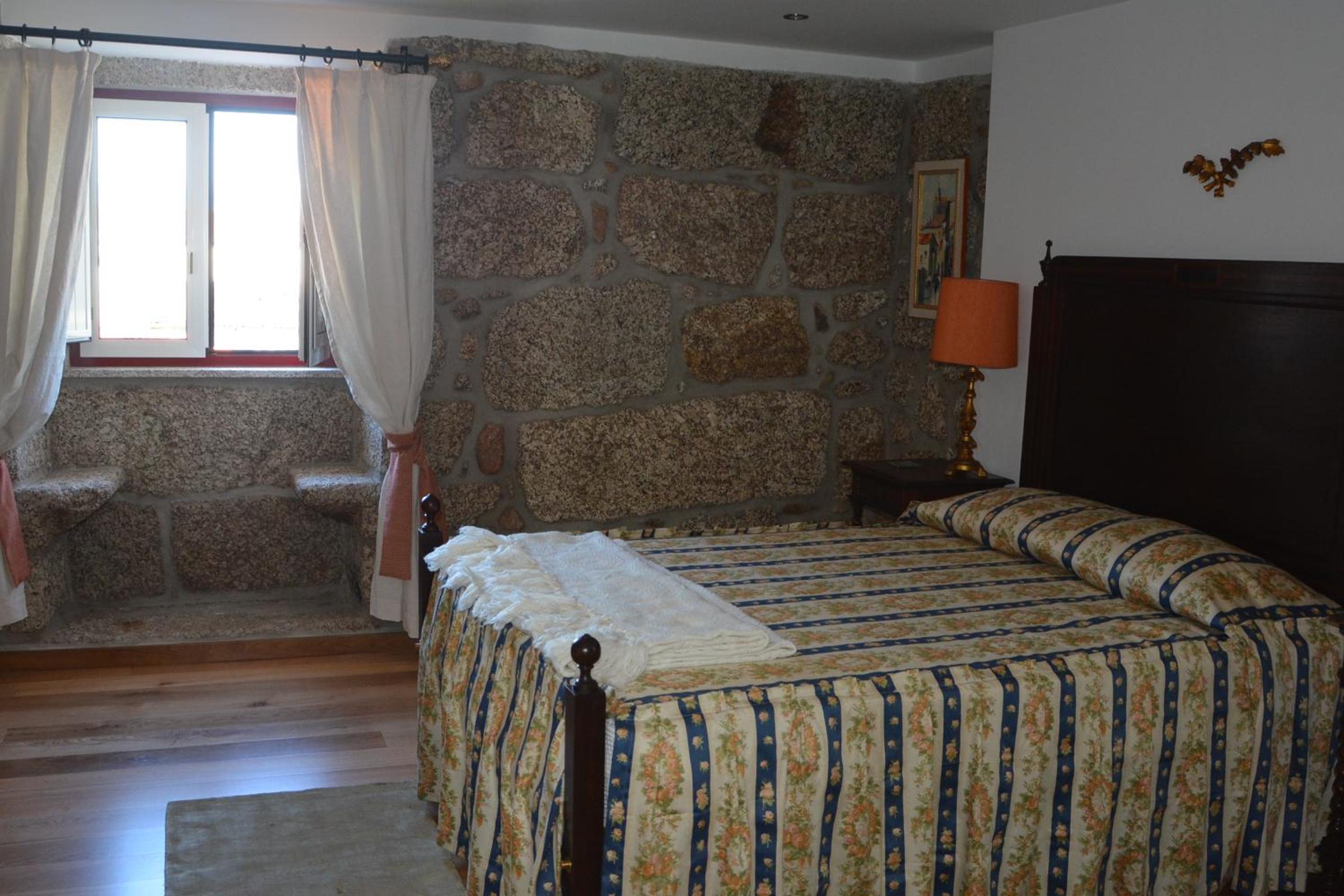 Deluxe Suite - Photo 2