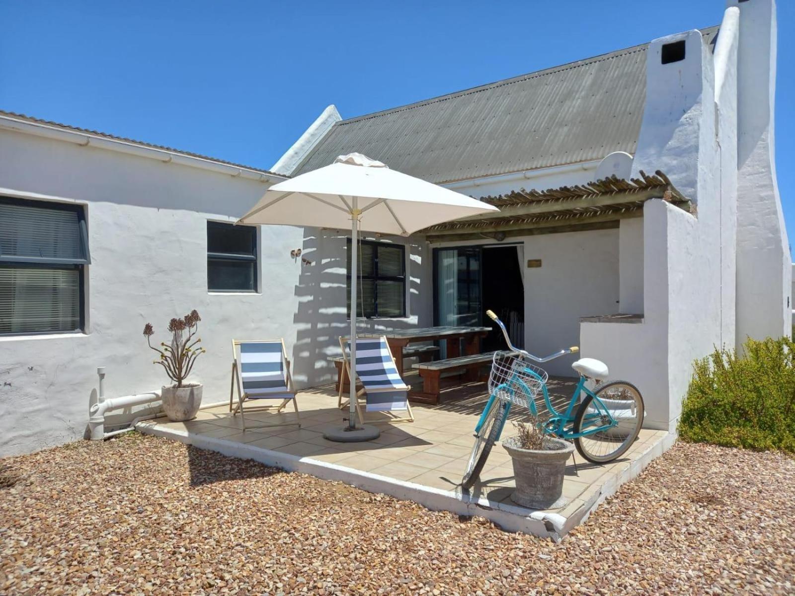 Three-Bedroom House photo 1