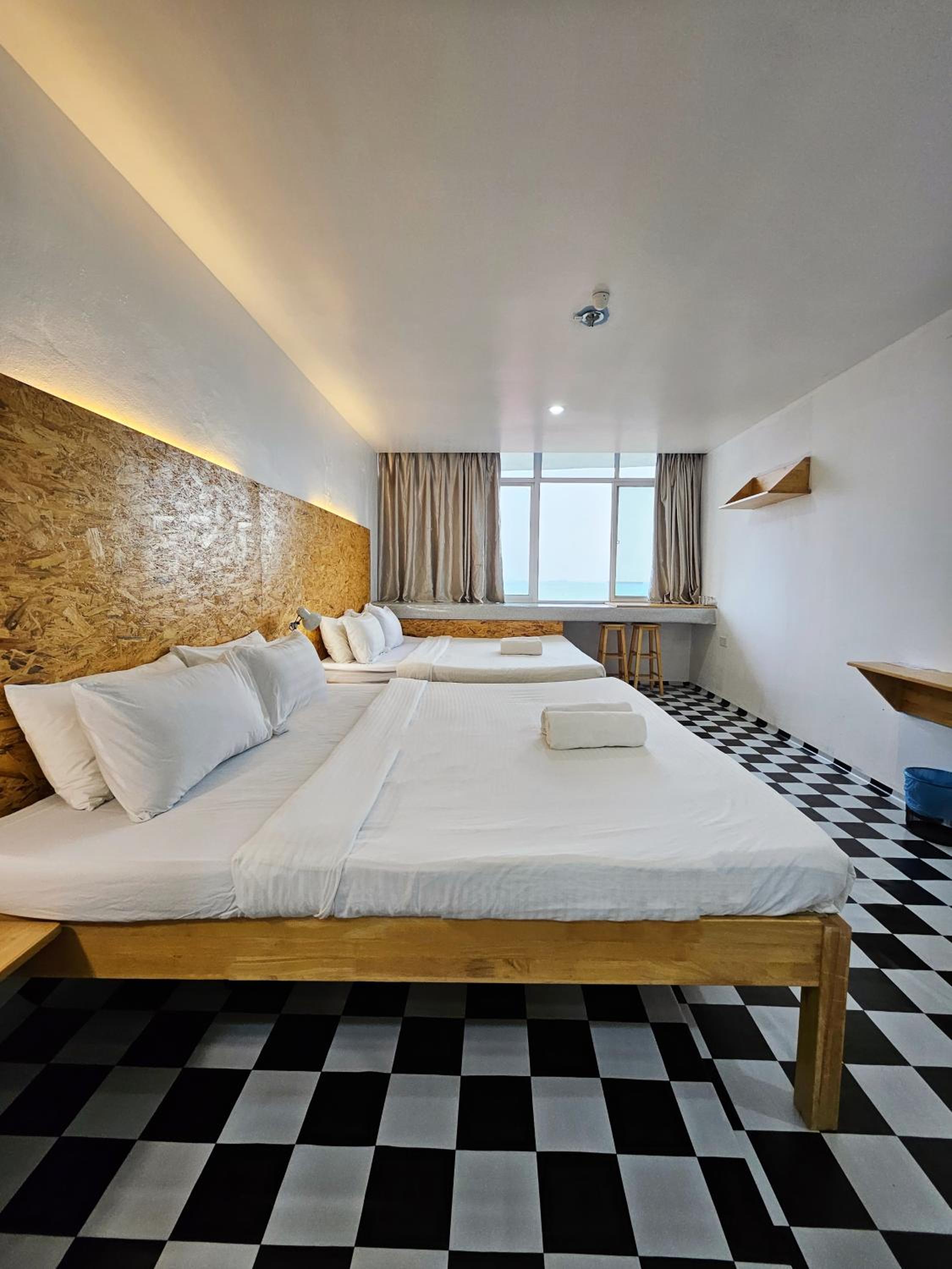Family Room with Sea View - Photo 6