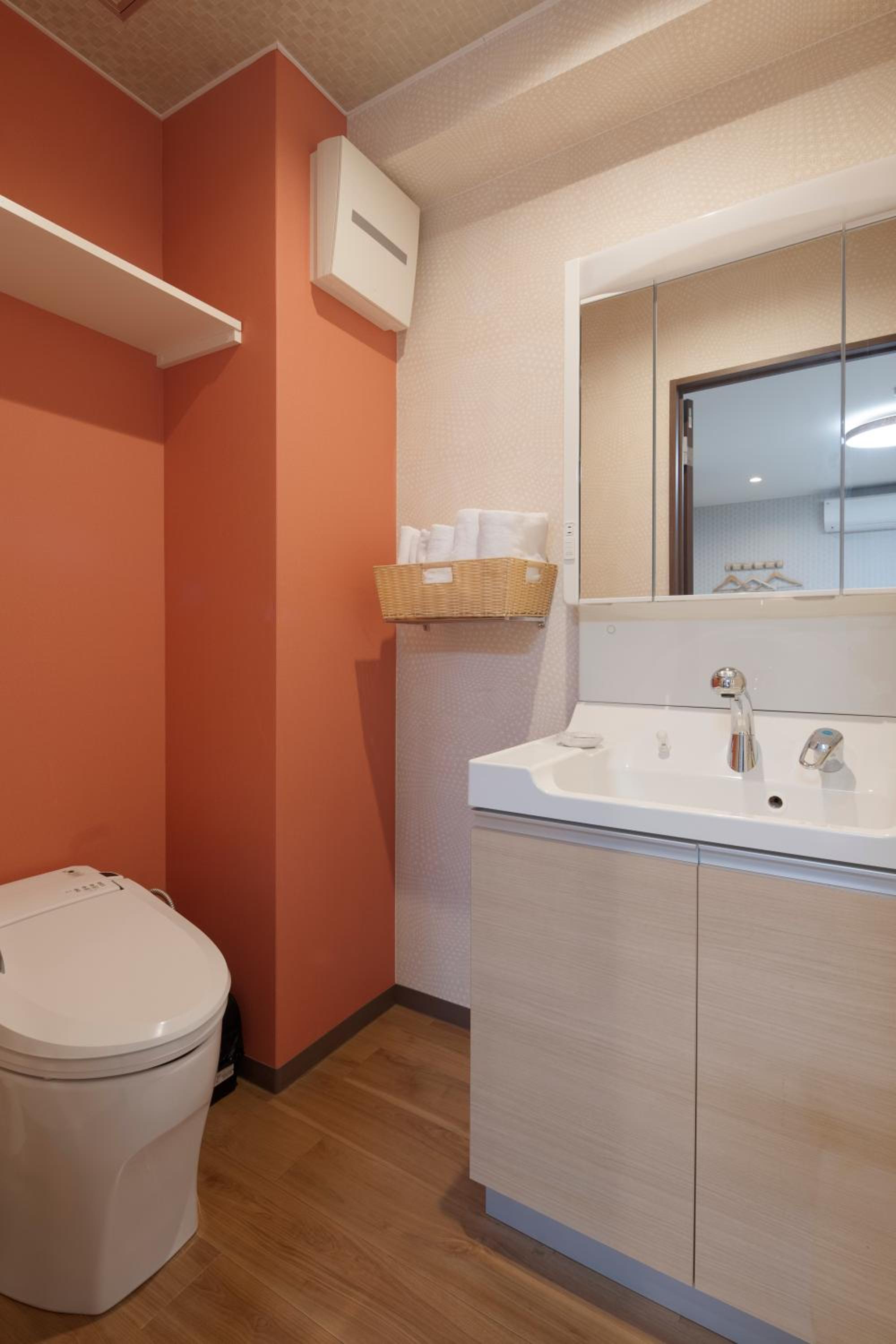 Deluxe Twin Room - Photo 11