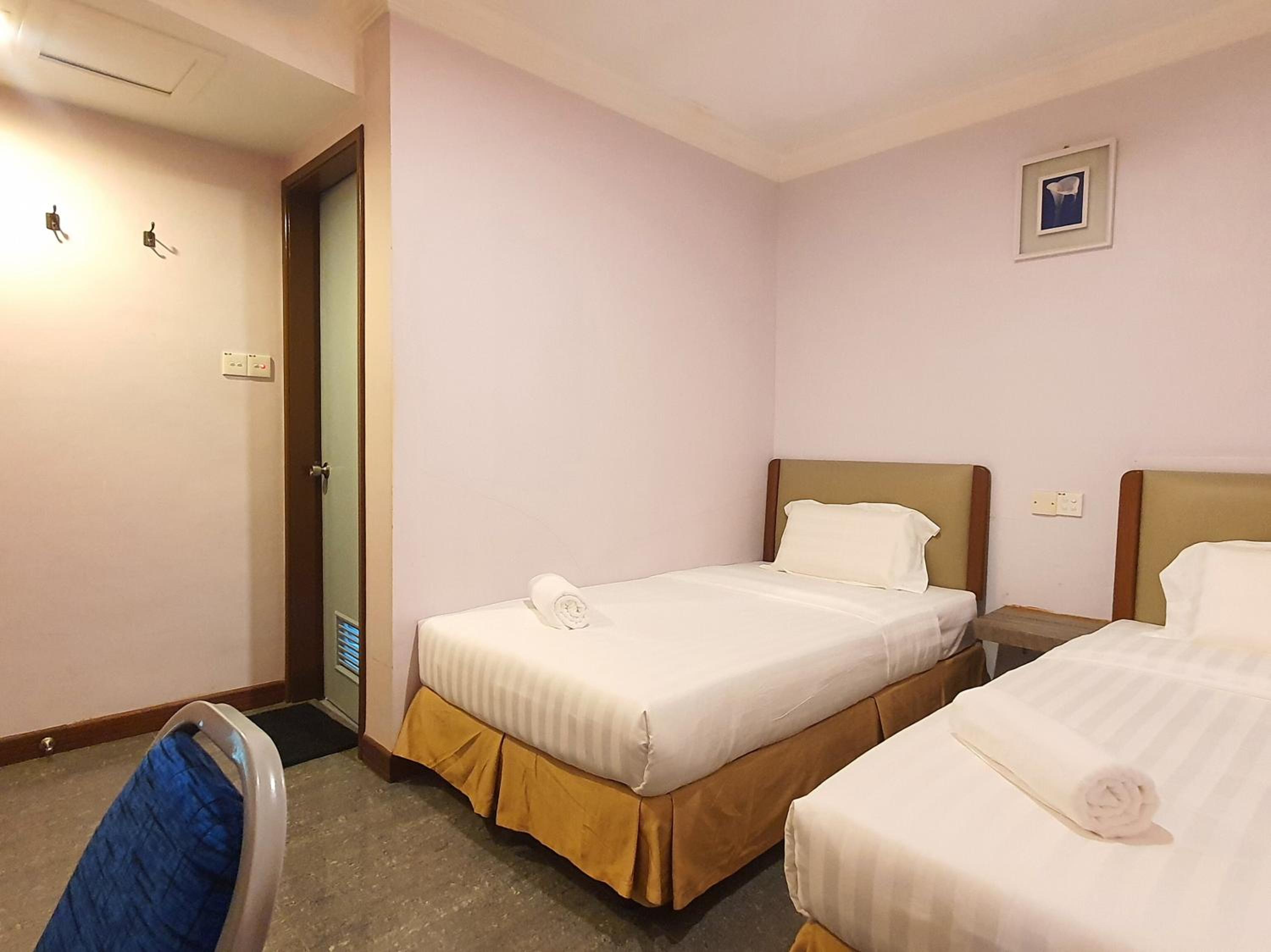 Standard Twin Room photo 2
