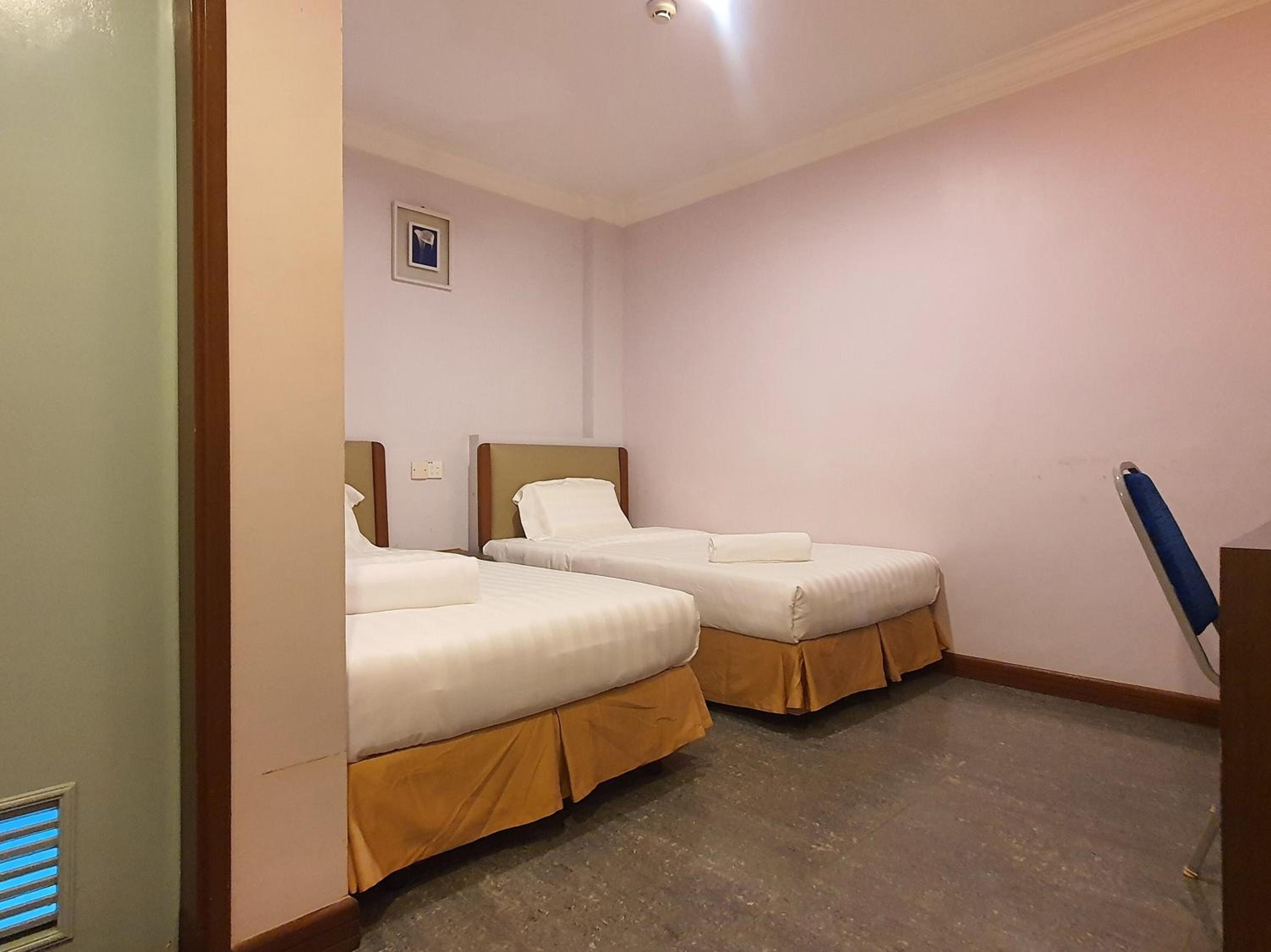 Standard Twin Room photo 3