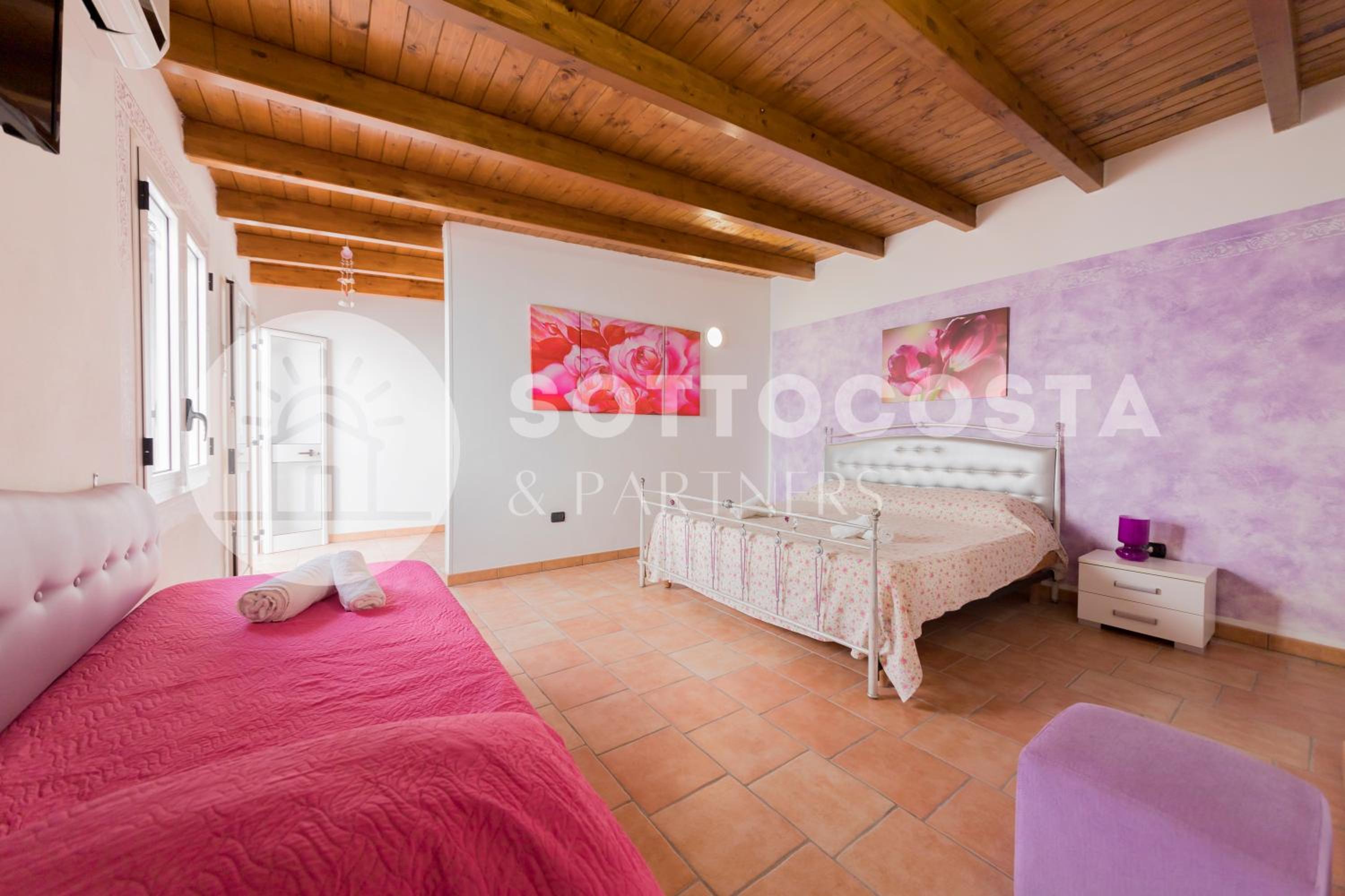 Large Double or Twin Room