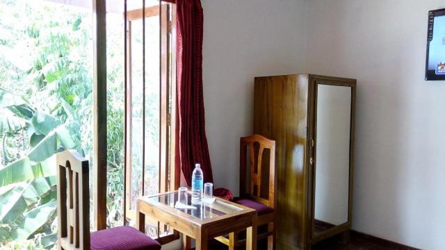 Family Room with Mountain View photo 2