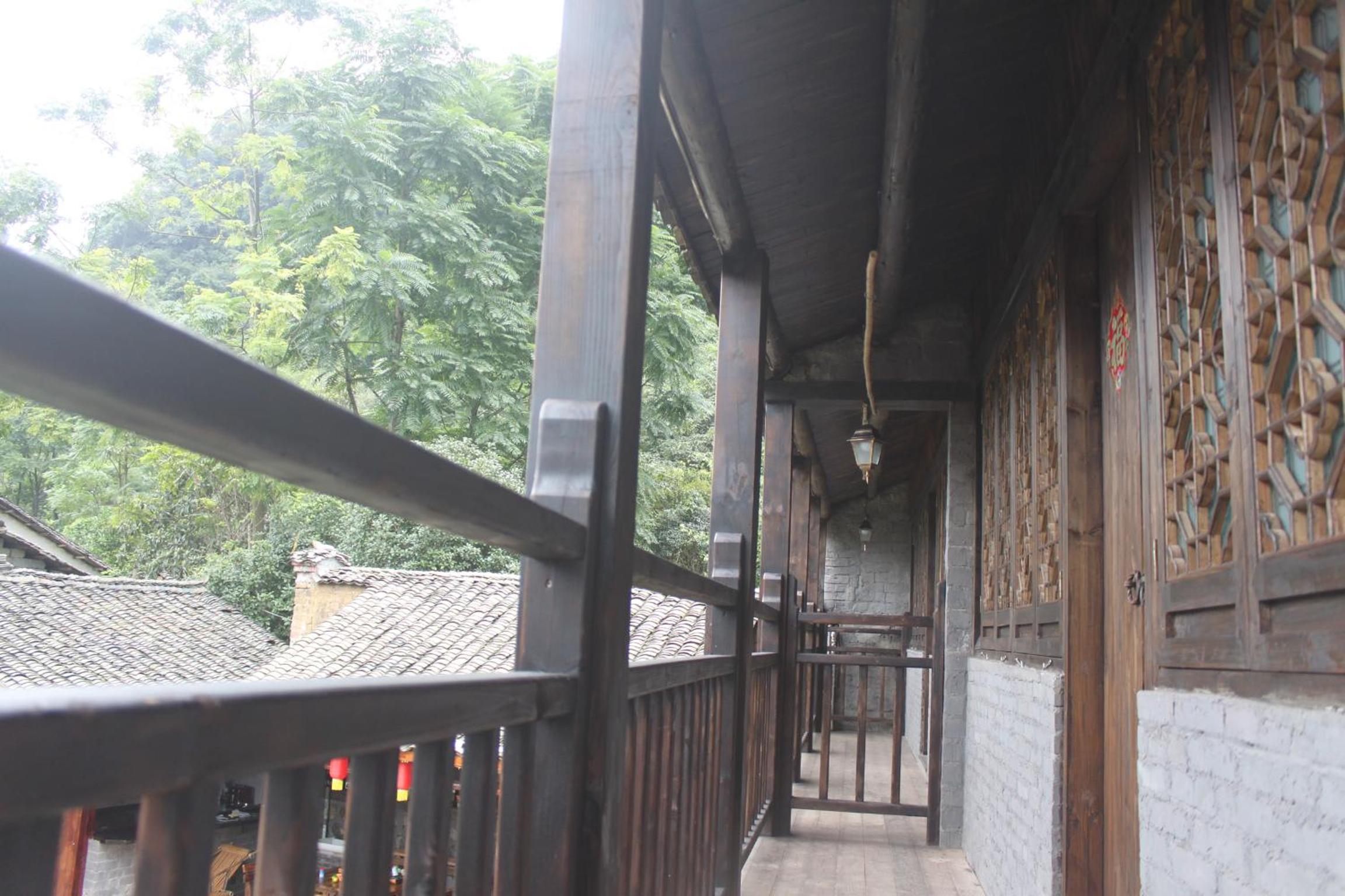 Family Room with Balcony photo 2
