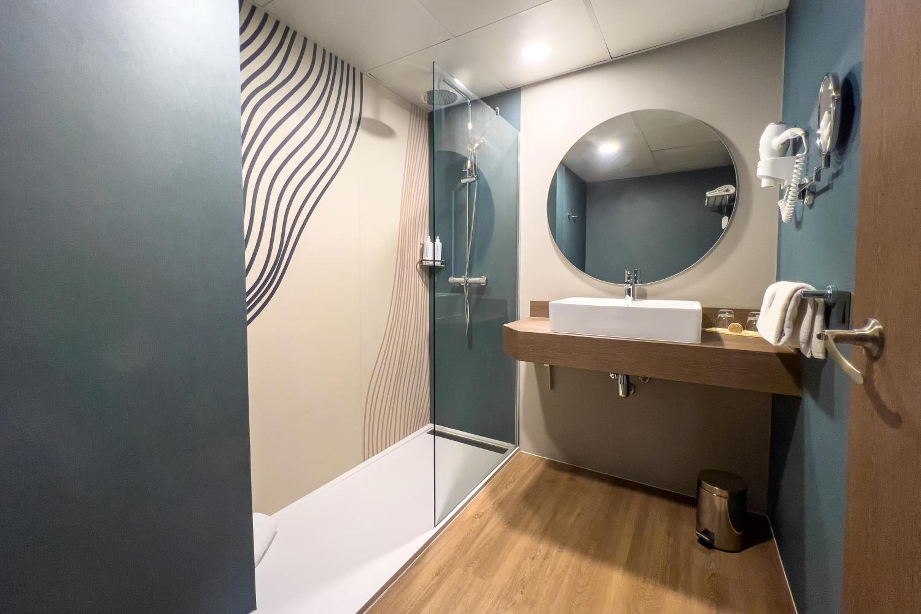 Standard Room (1 Adult) photo 2