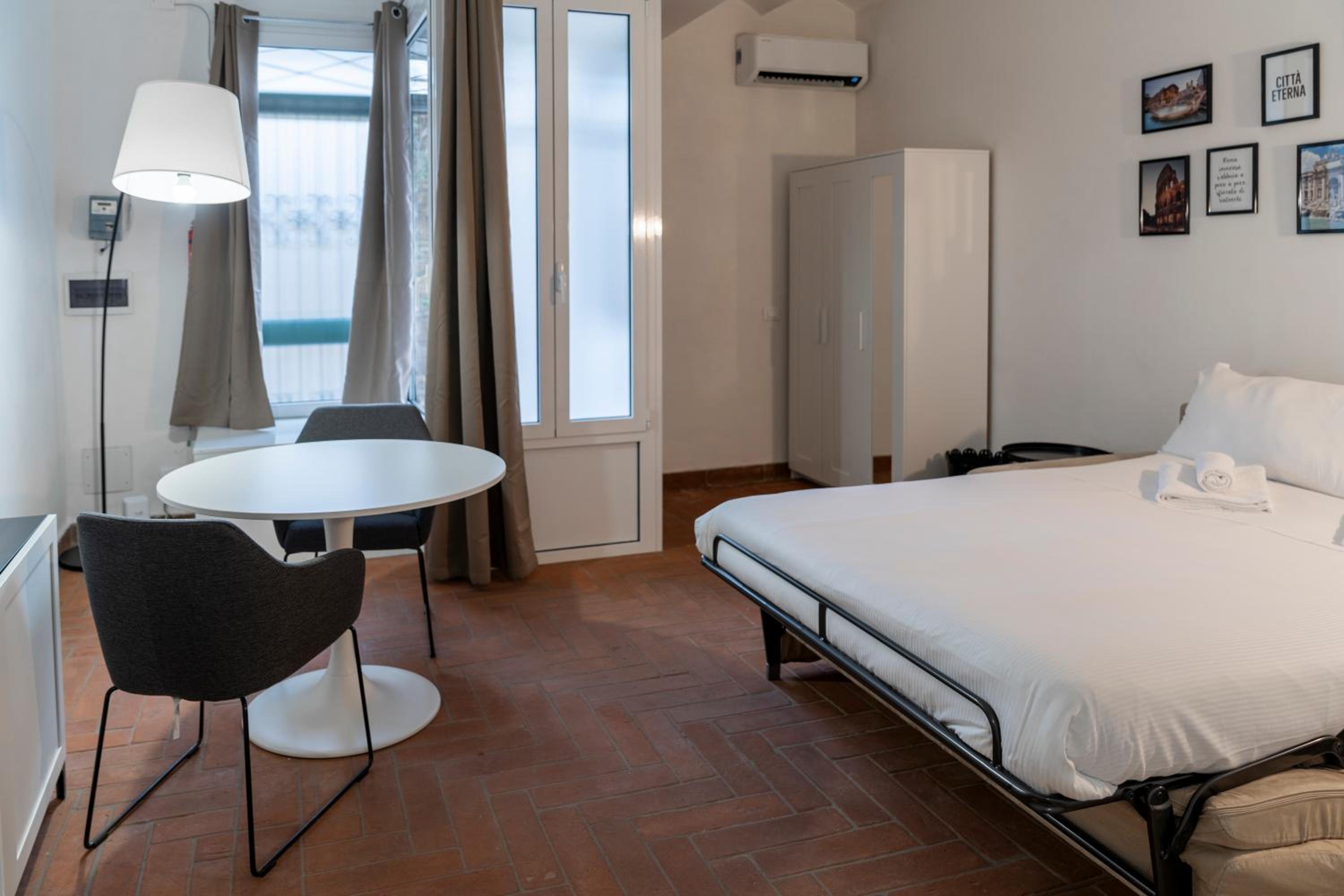 Studio Apartment
