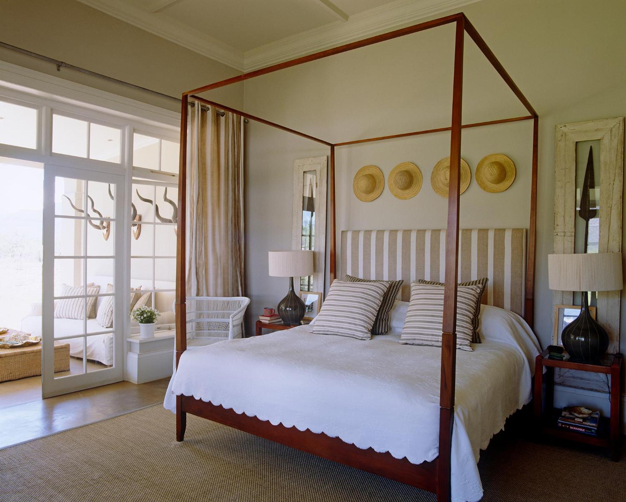 The Manor photo 2