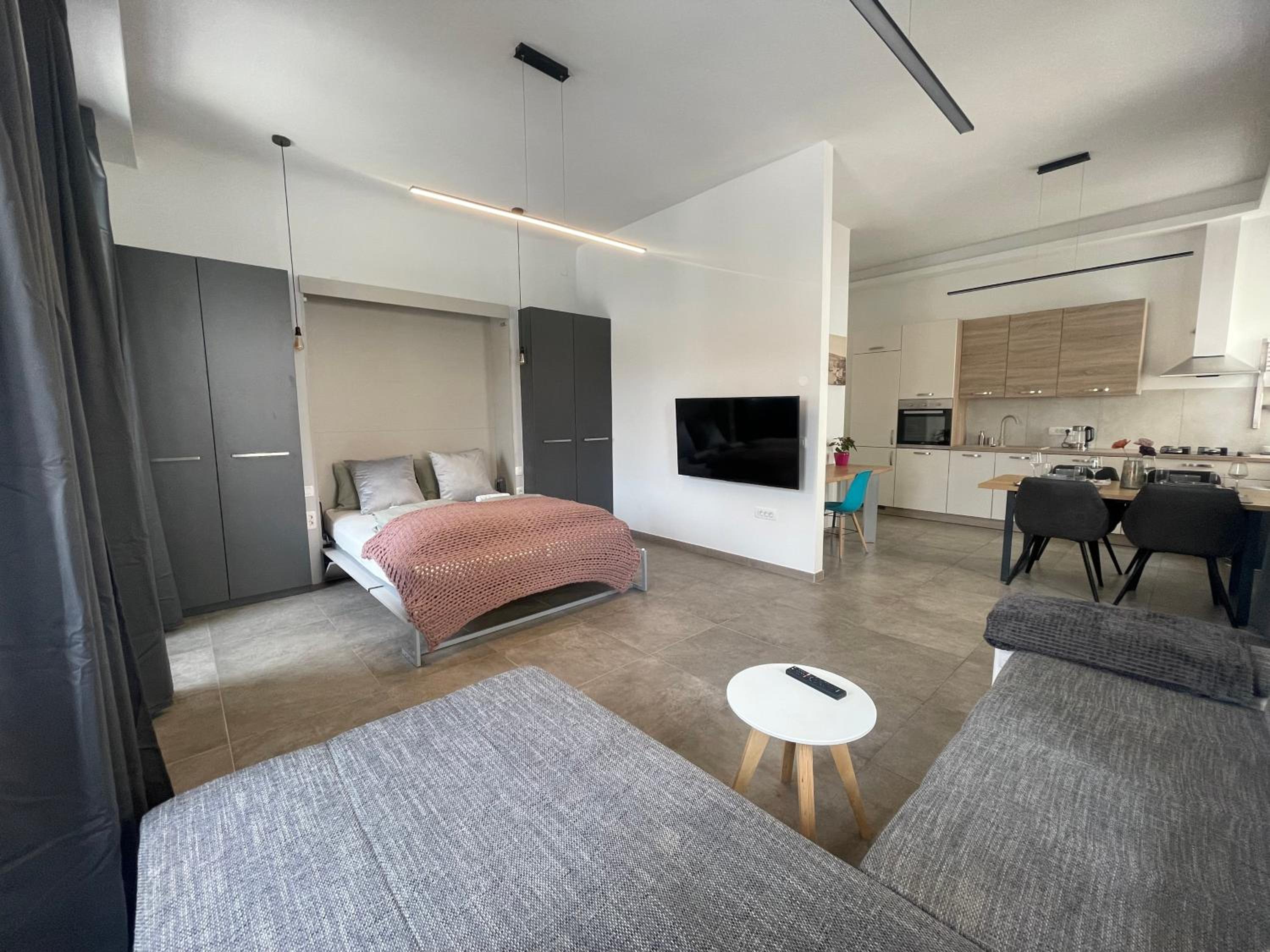 Deluxe Apartment