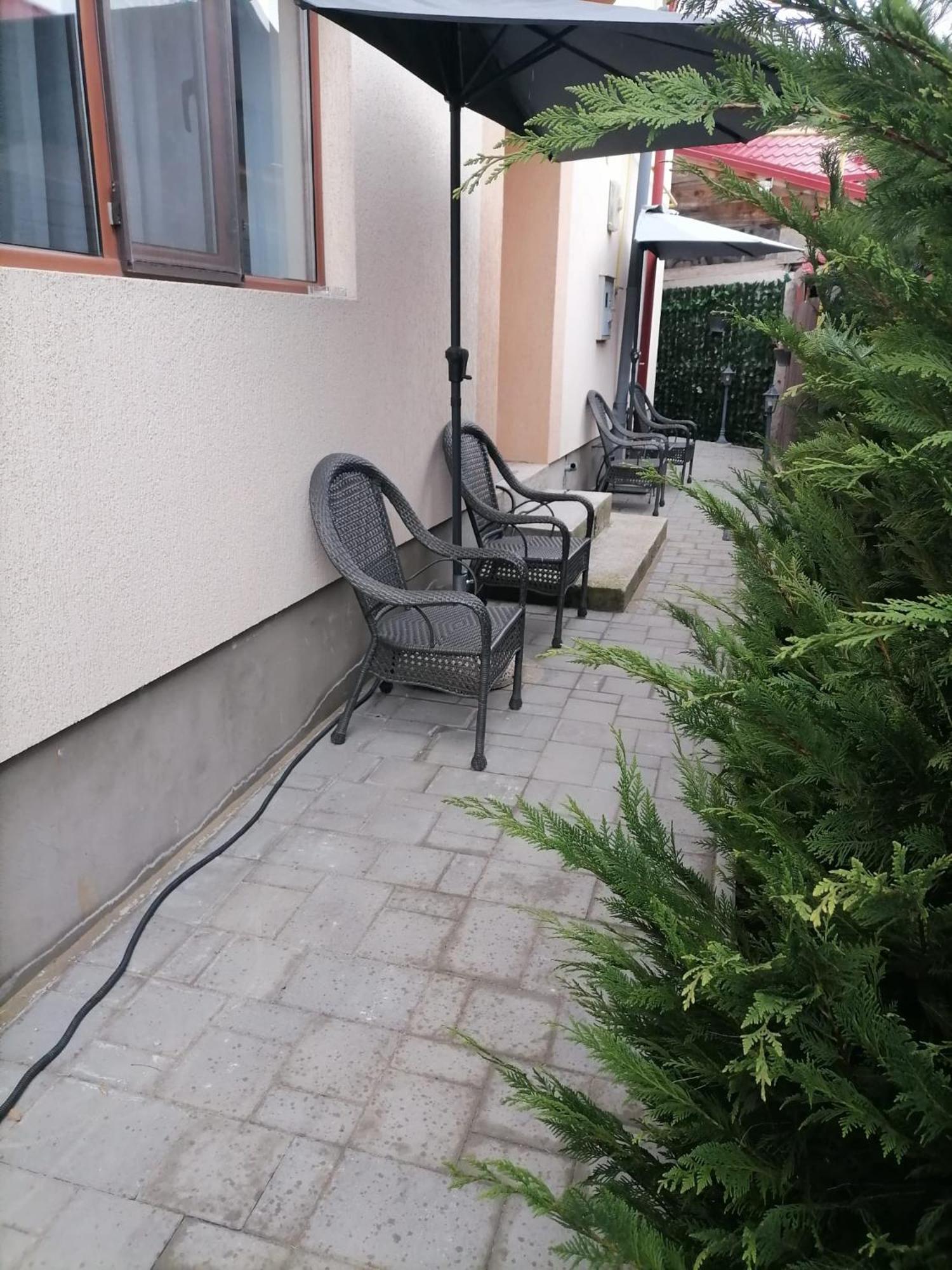 Double Room - Photo 7