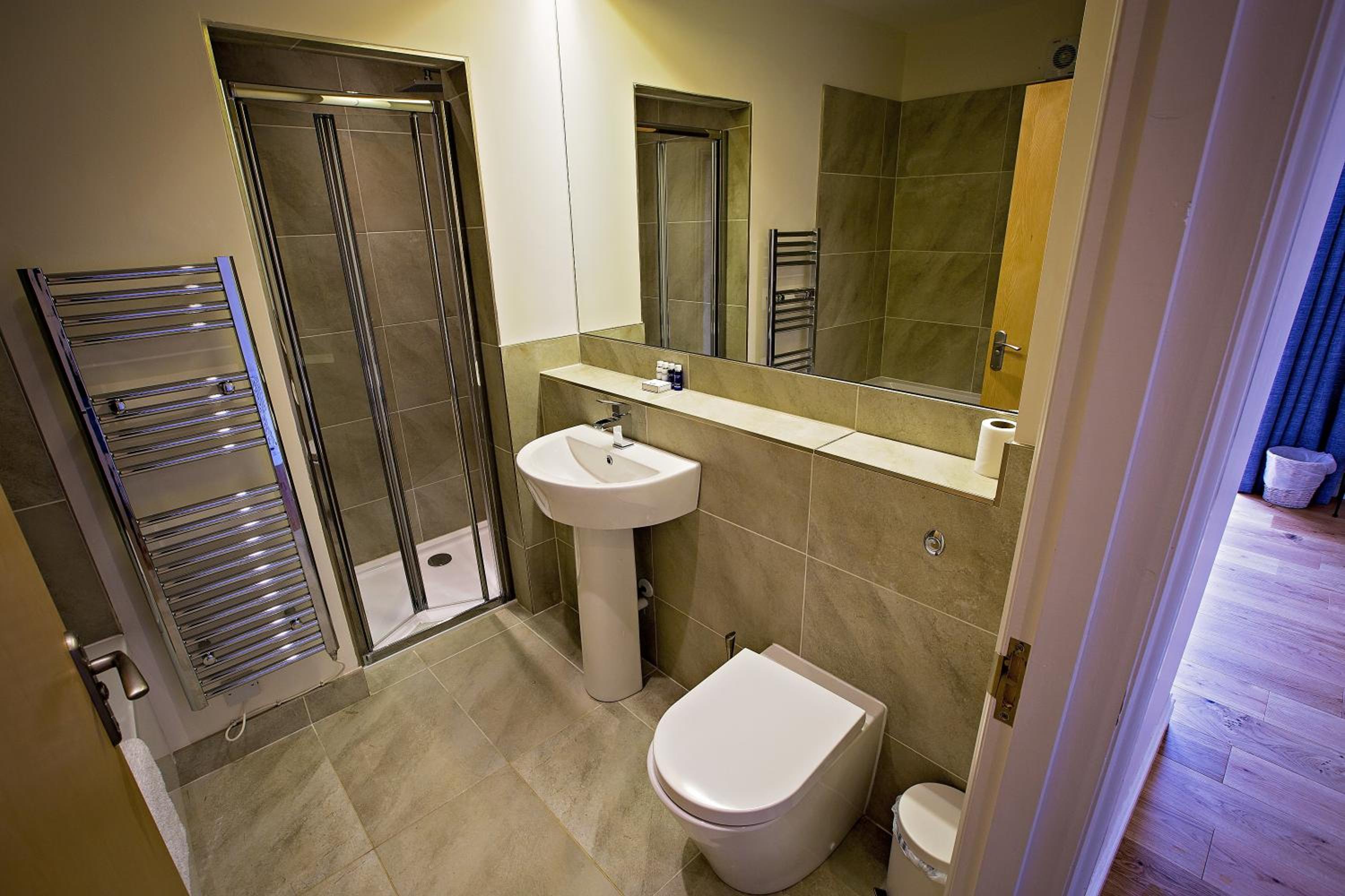 Suite with Hot Tub photo 2