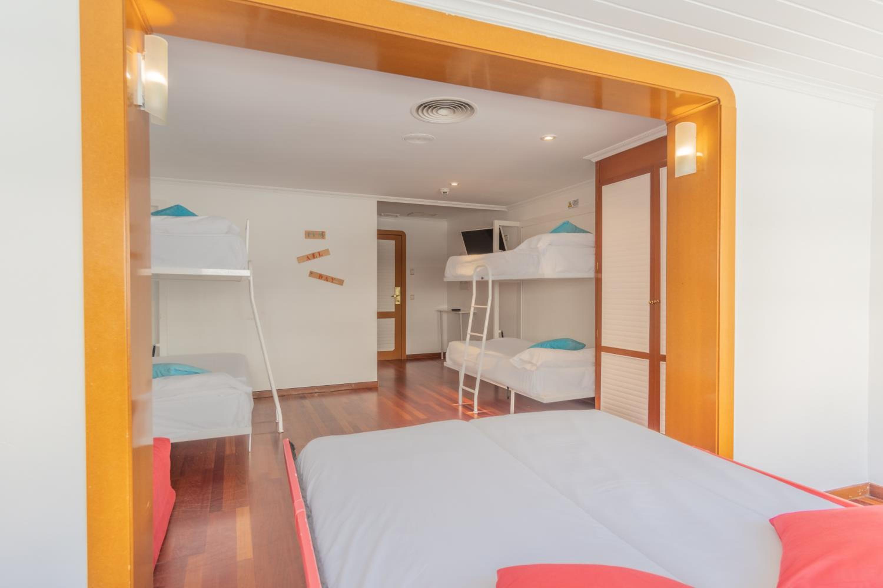 Family Cabin on Boat - Photo 2