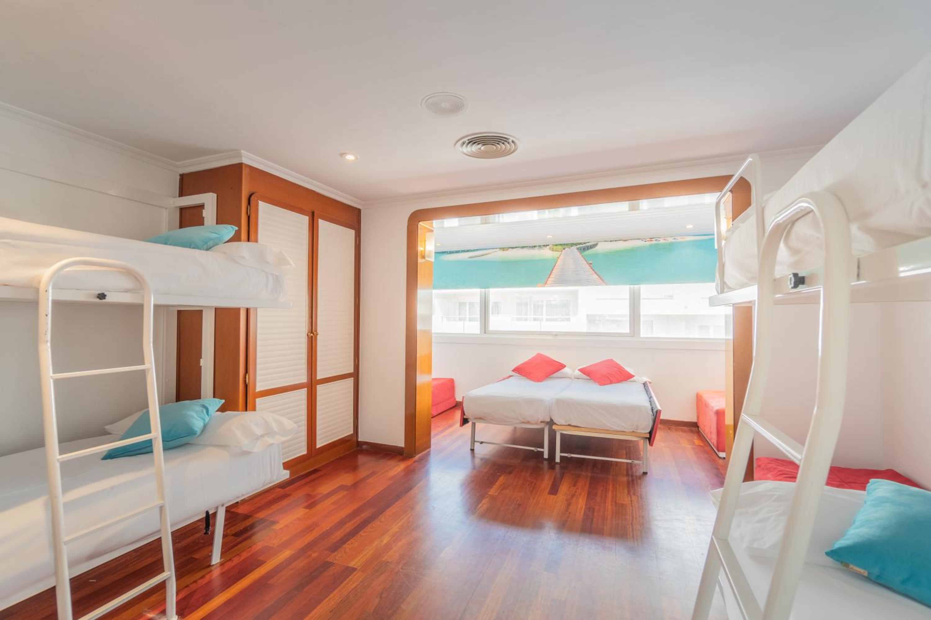 Family Cabin on Boat - Photo 3